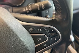 Punainen Renault Kadjar 2017 kuva 18.