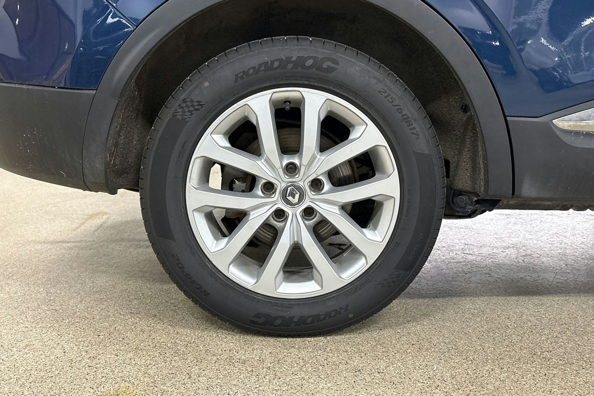 Sininen Renault Kadjar 2017 kuva 13.