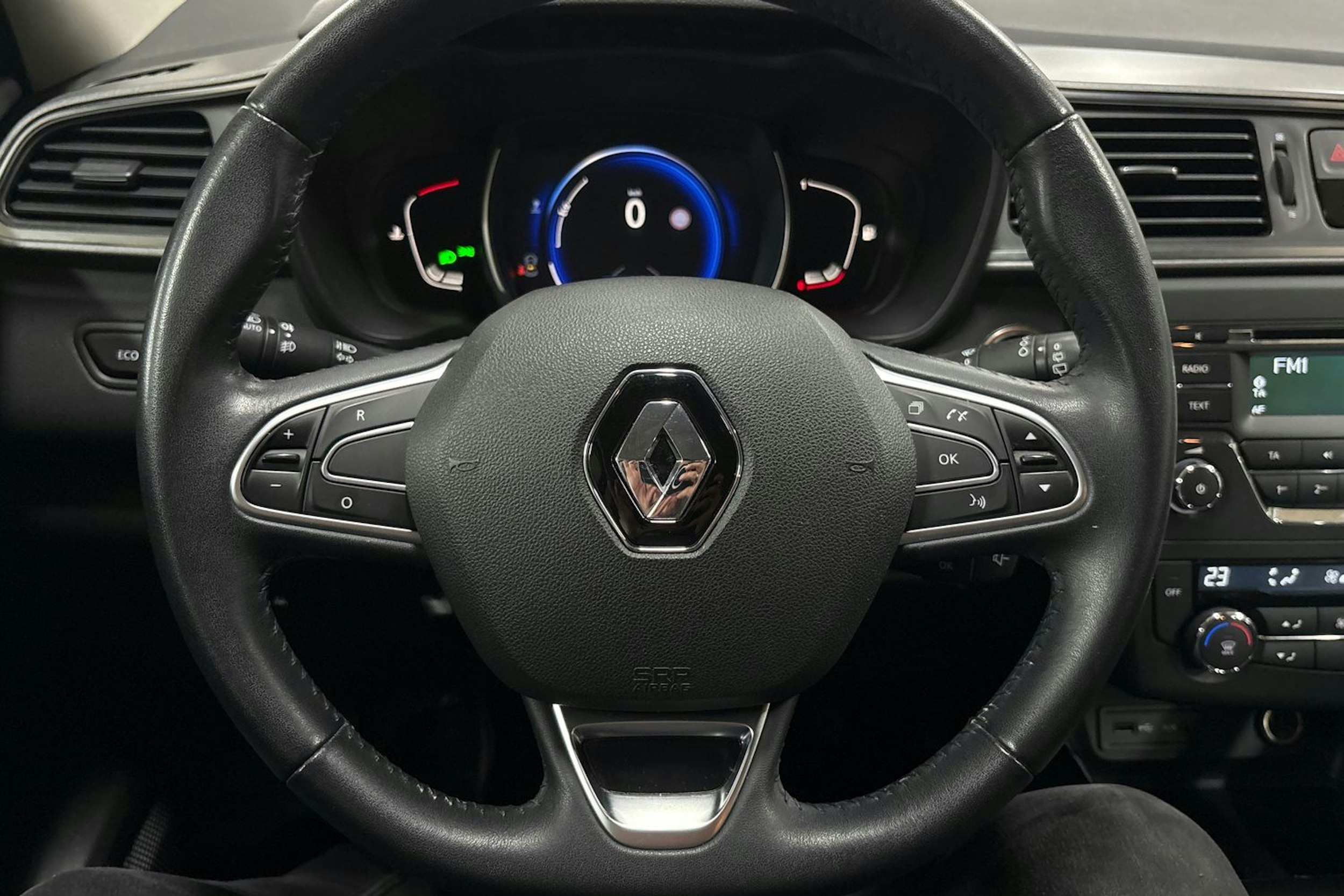 Sininen Renault Kadjar 2017 kuva 16.