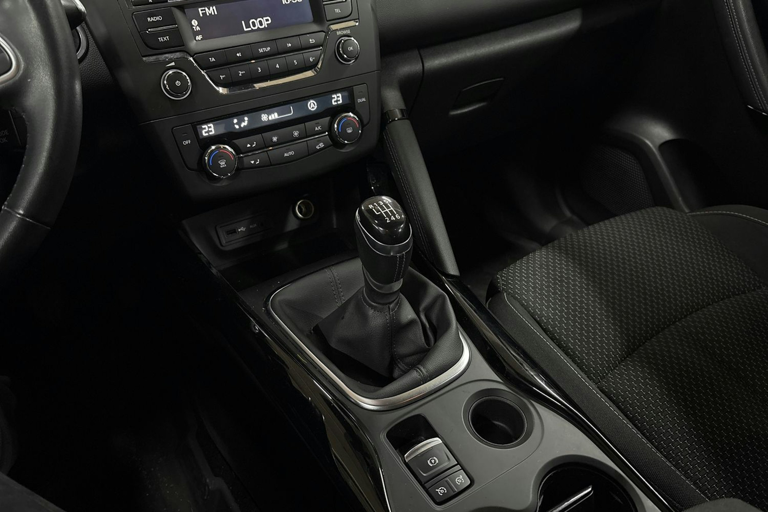 Sininen Renault Kadjar 2017 kuva 19.