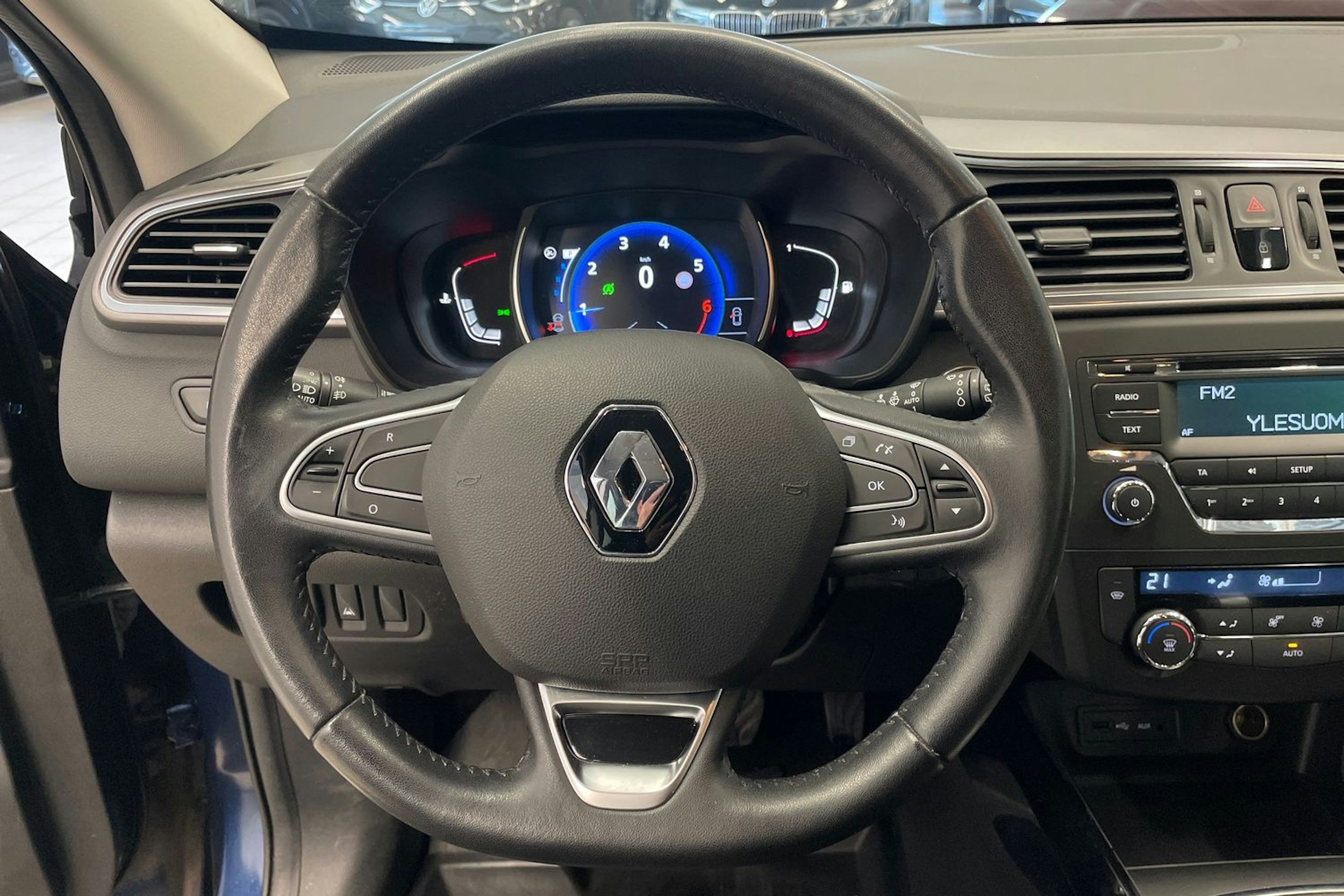 Sininen Renault Kadjar 2017 kuva 11.