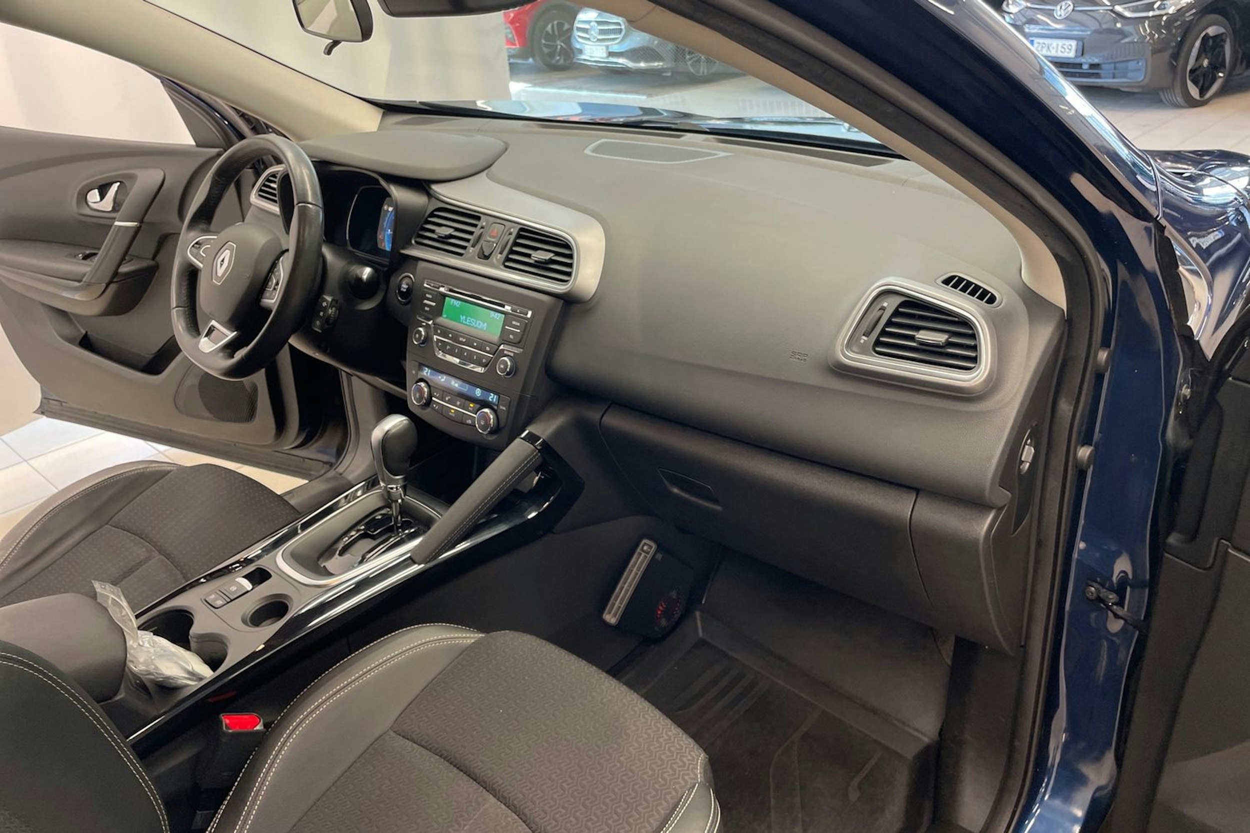 Sininen Renault Kadjar 2017 kuva 20.