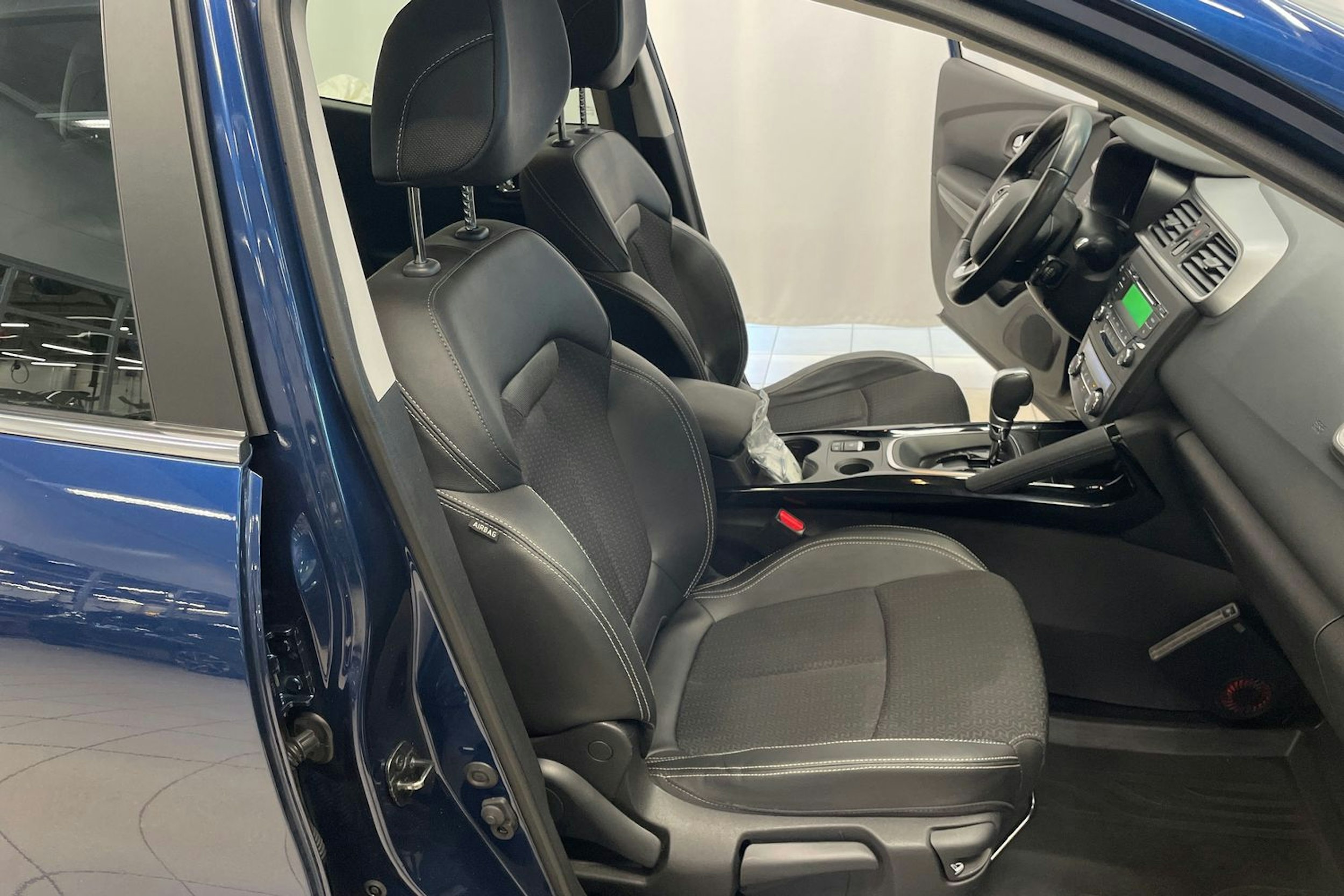 Sininen Renault Kadjar 2017 kuva 22.