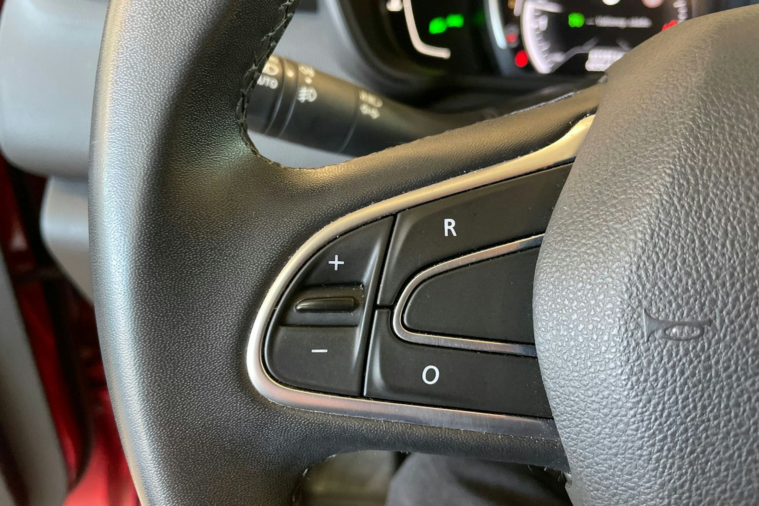 punainen Renault Kadjar 2019 kuva 14.