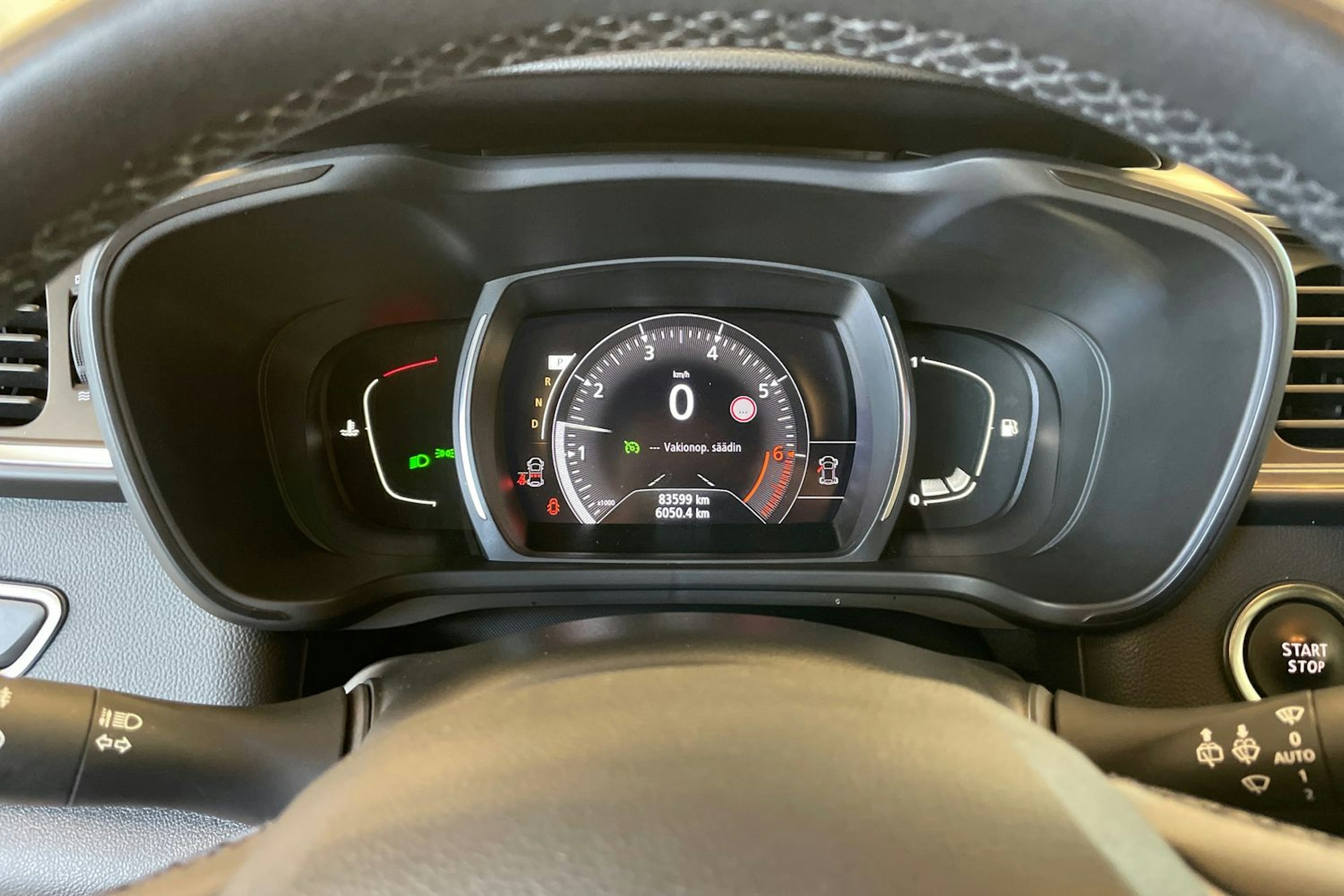 punainen Renault Kadjar 2019 kuva 16.