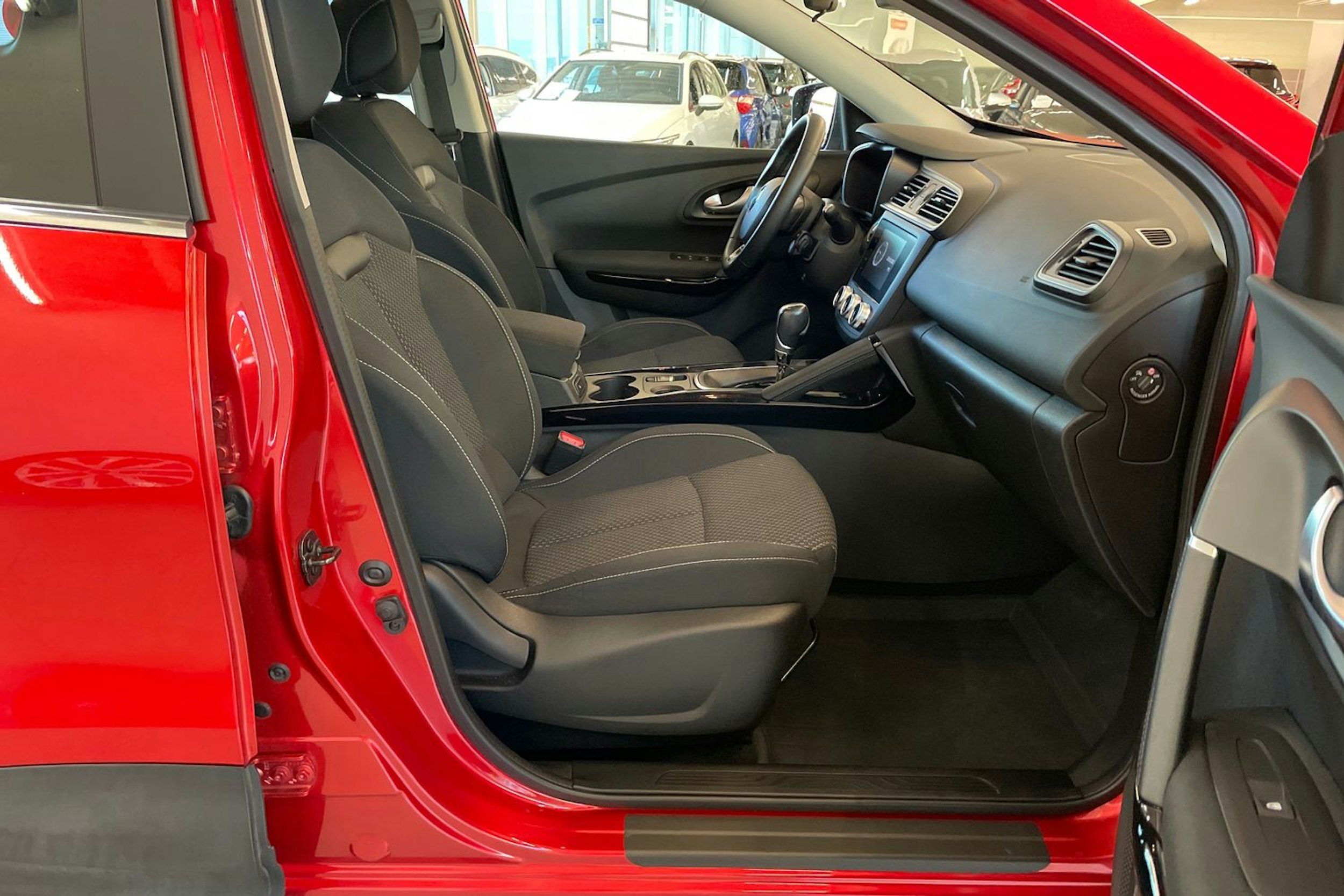 punainen Renault Kadjar 2019 kuva 21.