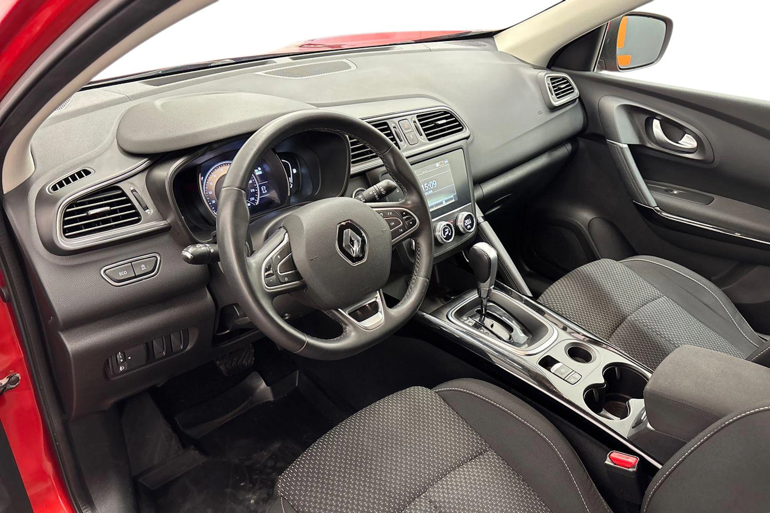 punainen Renault Kadjar 2019 kuva 8.