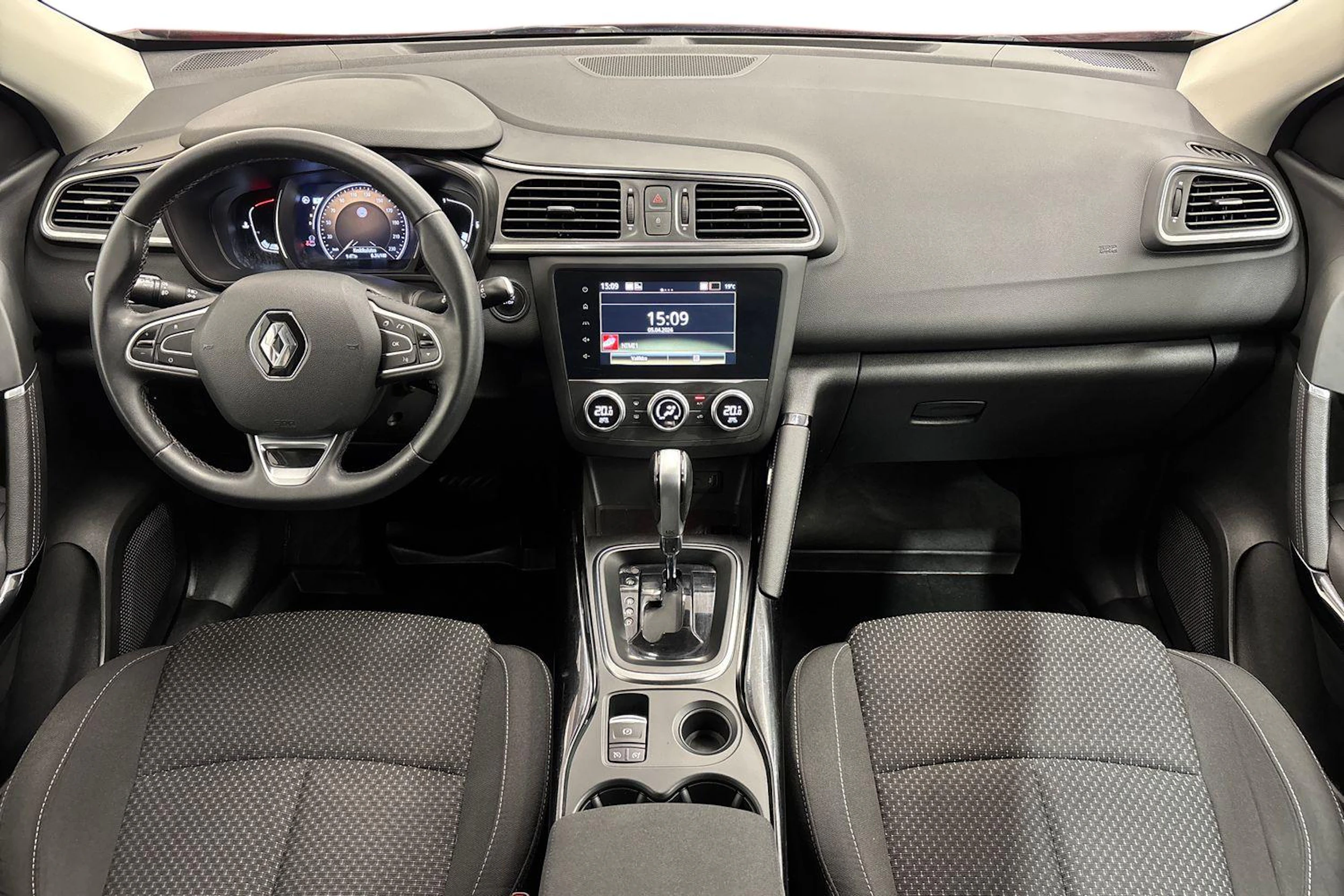 punainen Renault Kadjar 2019 kuva 9.