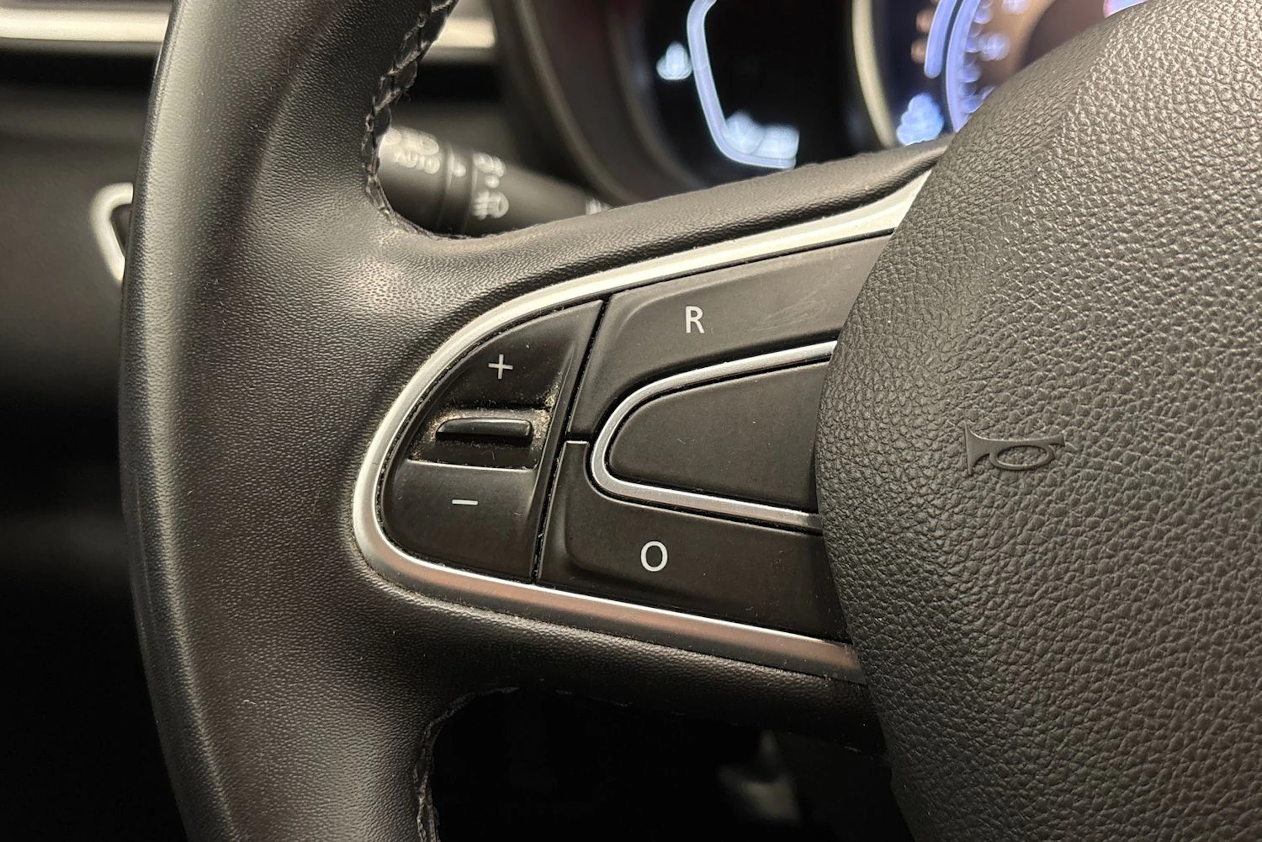 punainen Renault Kadjar 2019 kuva 17.