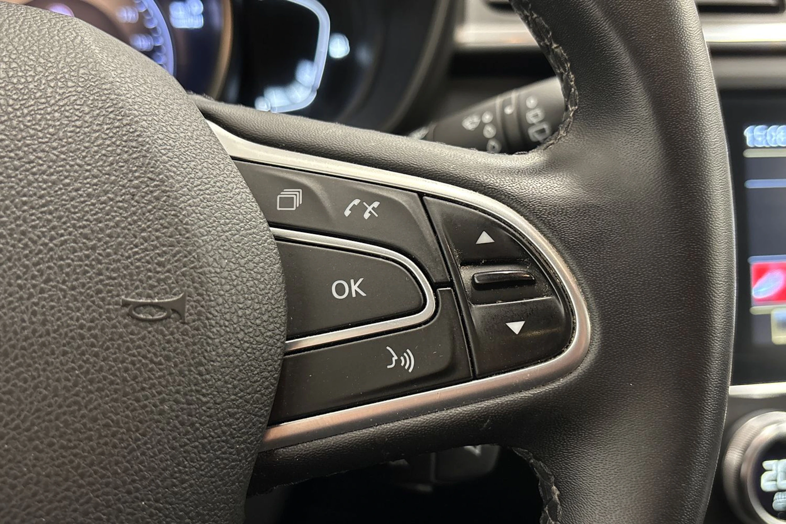 punainen Renault Kadjar 2019 kuva 18.