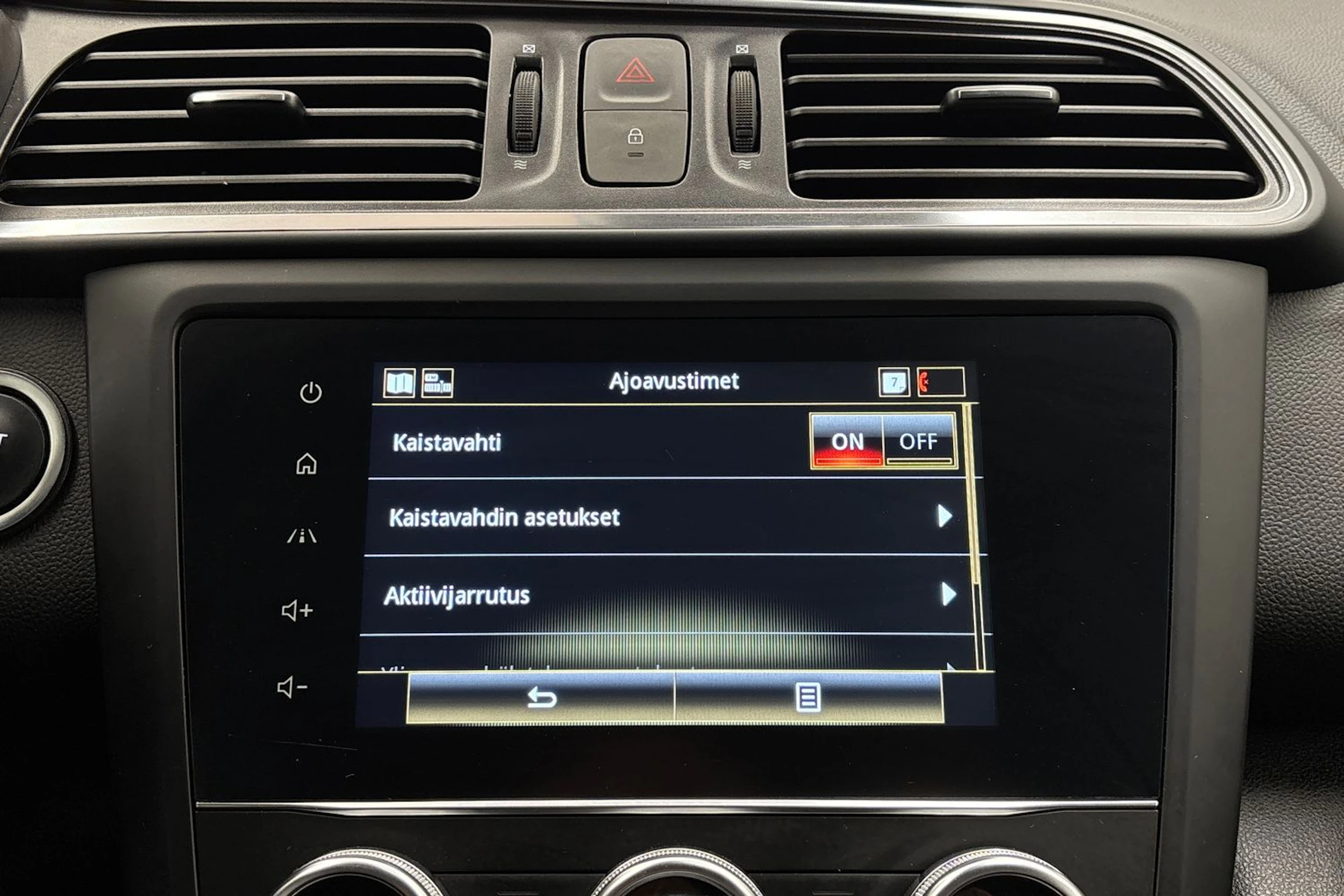punainen Renault Kadjar 2019 kuva 22.