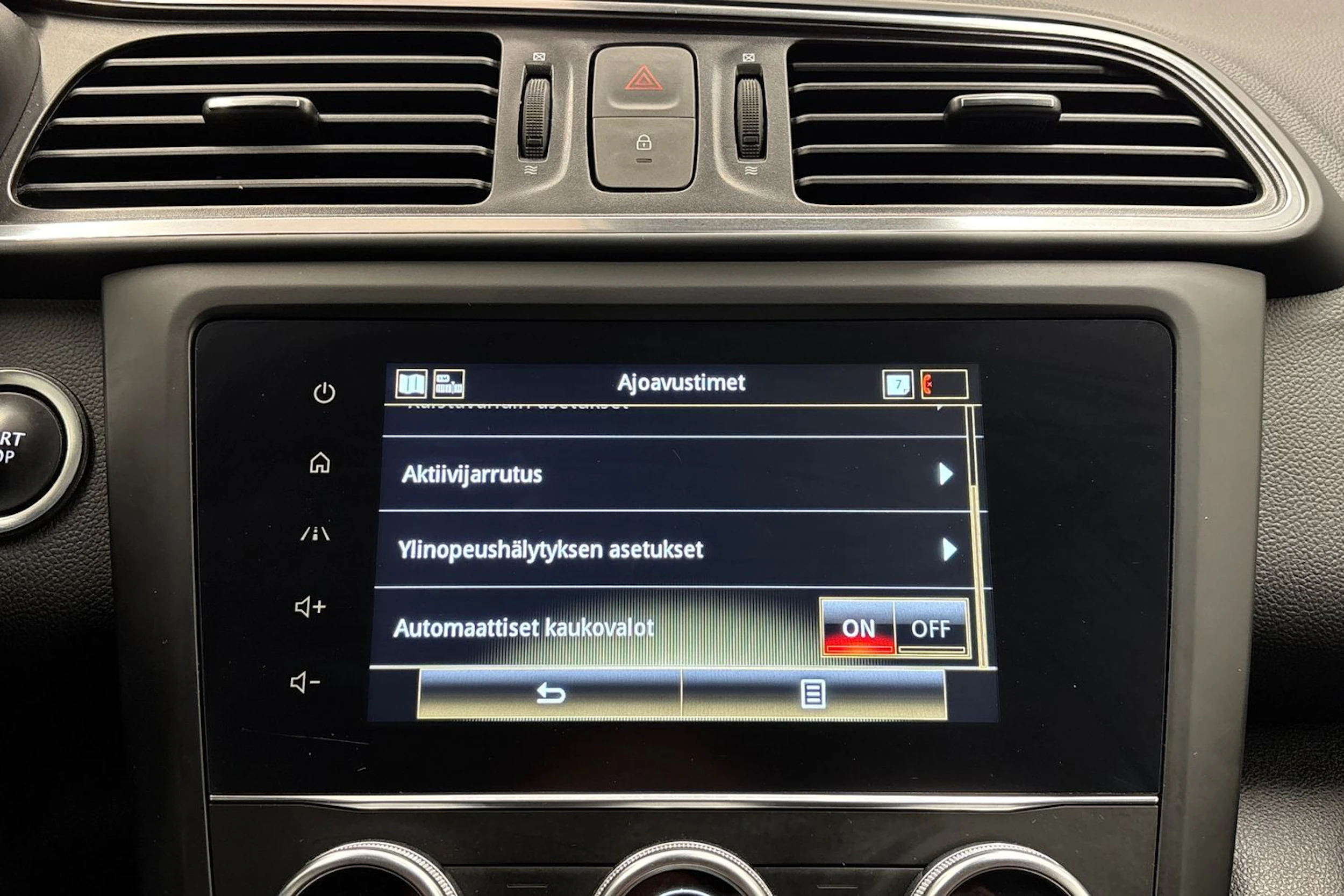 punainen Renault Kadjar 2019 kuva 23.