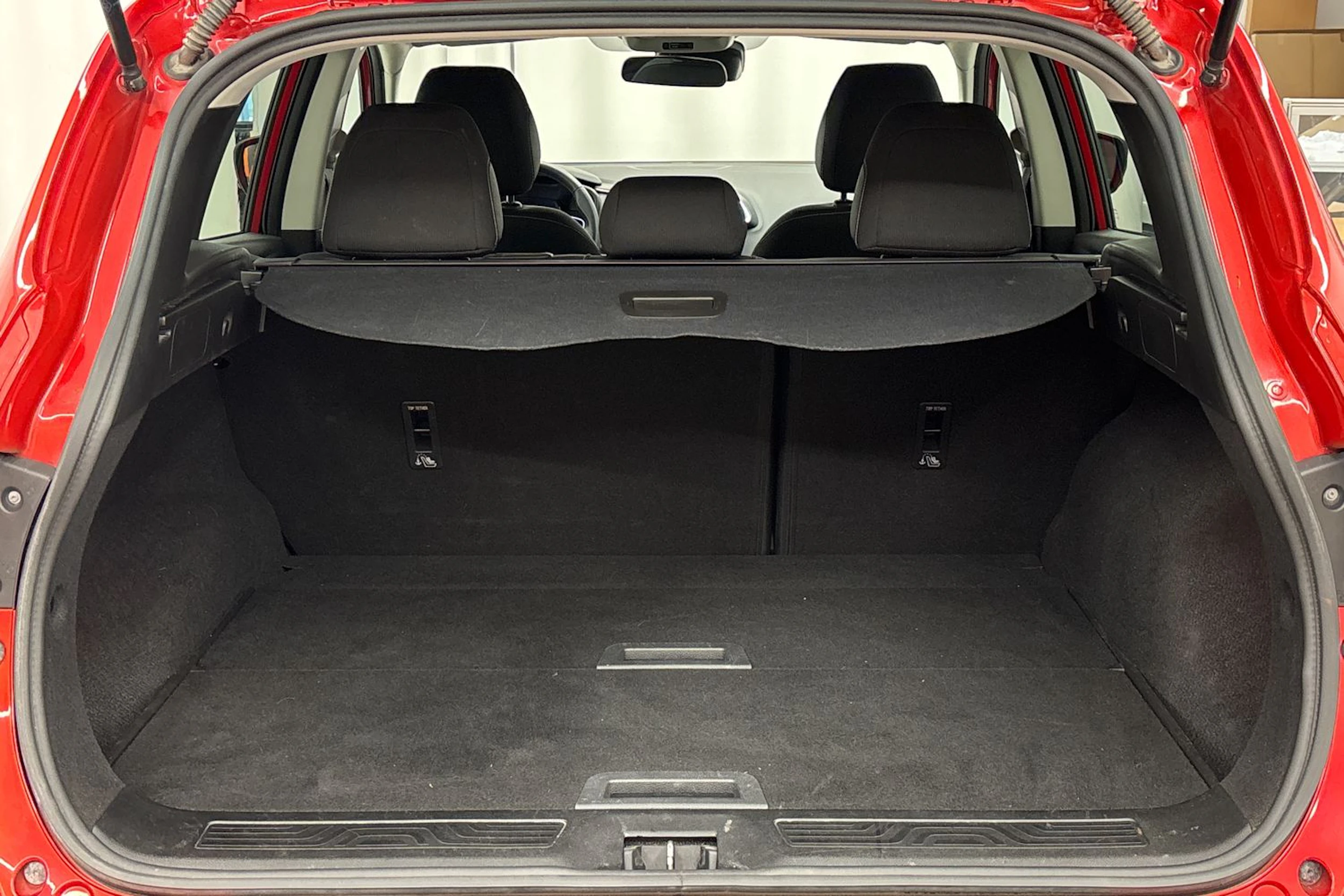 punainen Renault Kadjar 2019 kuva 25.