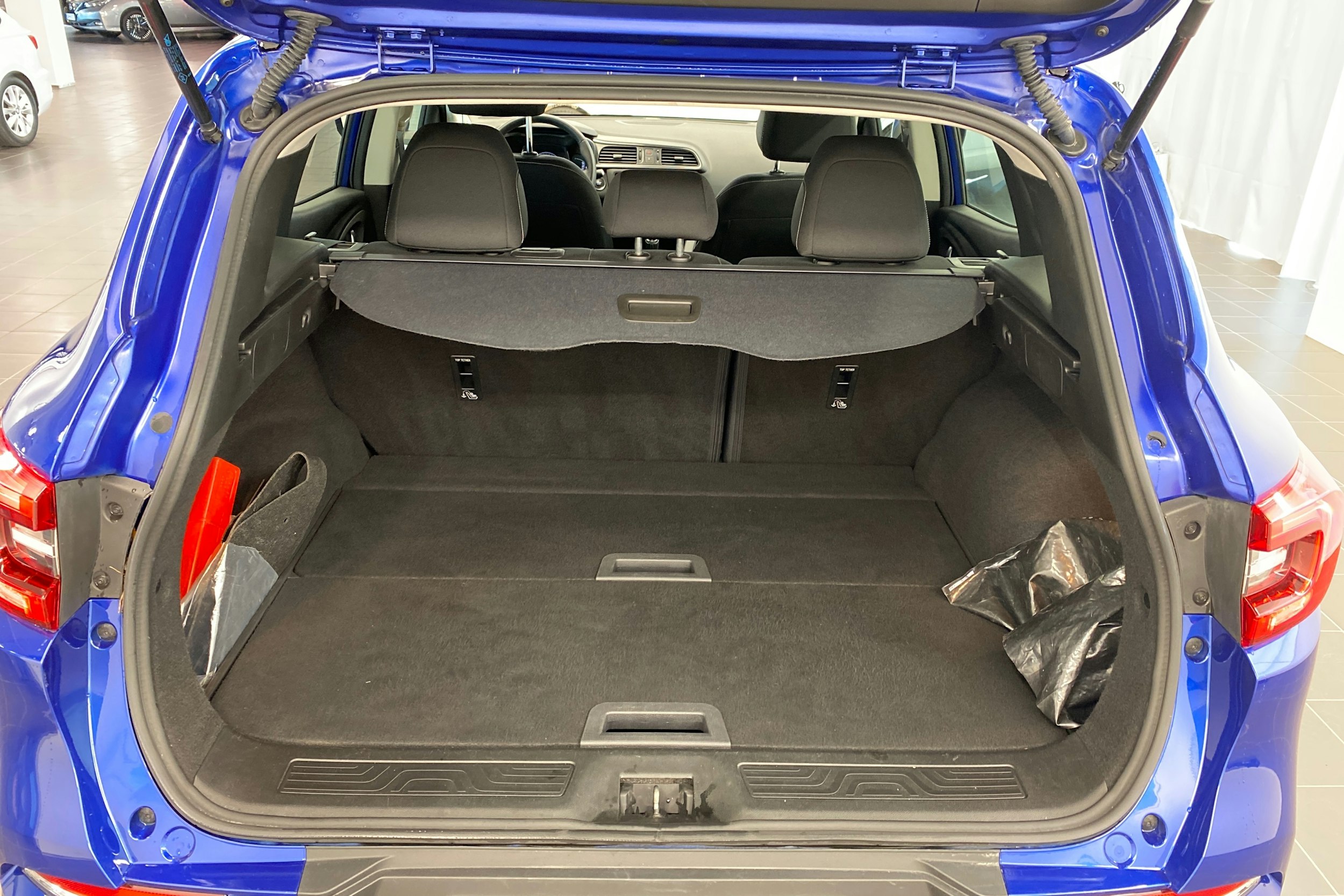 sininen Renault Kadjar 2020 kuva 14.