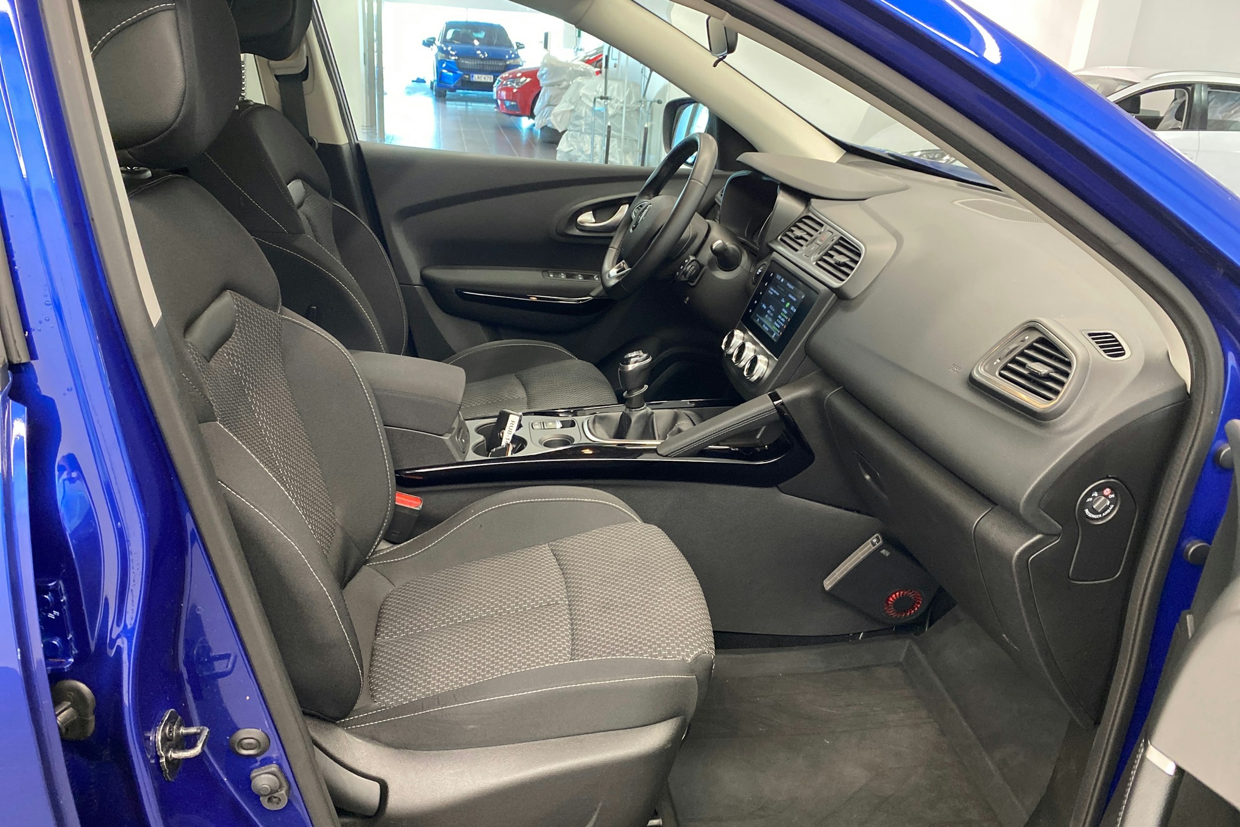 sininen Renault Kadjar 2020 kuva 17.