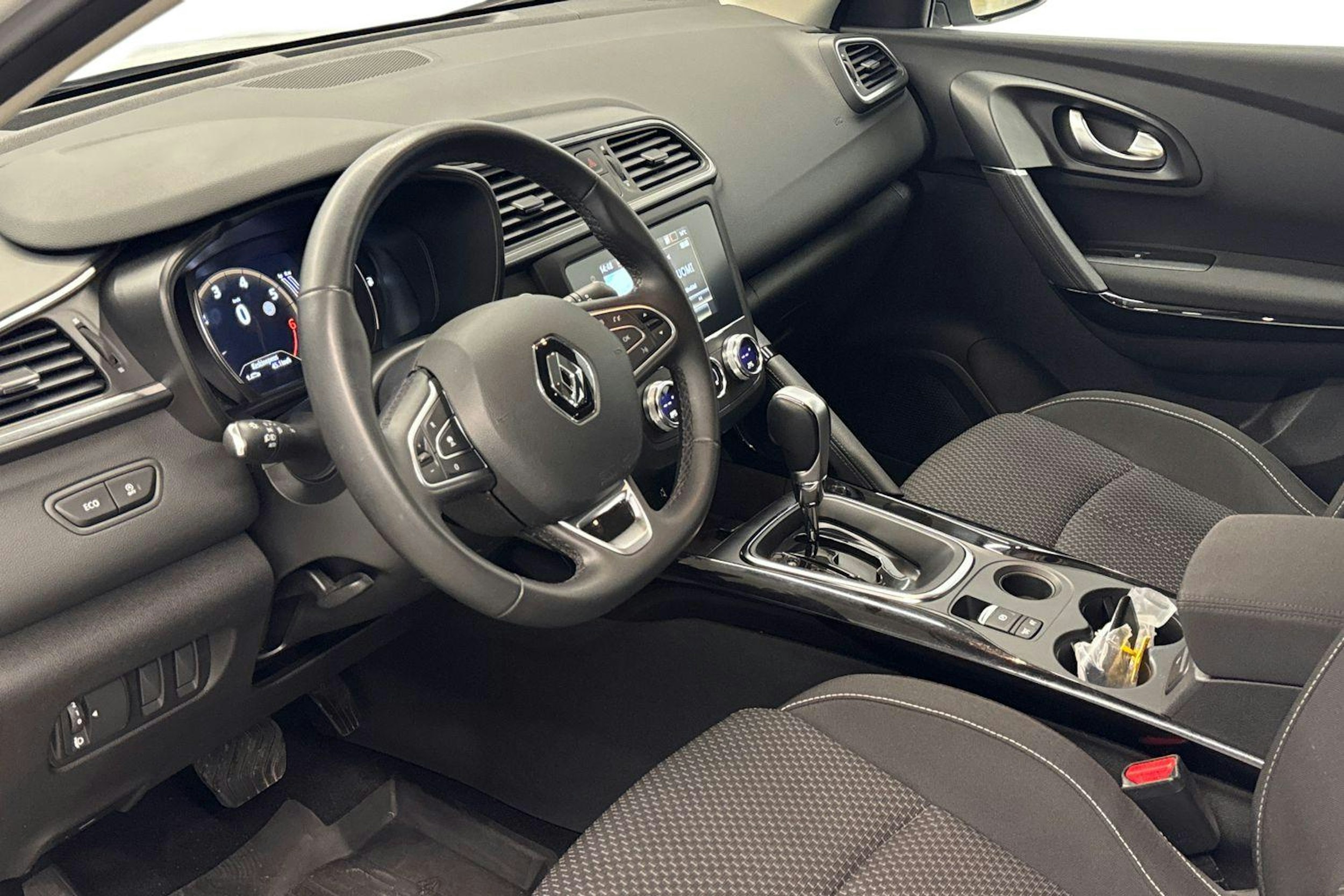 valkoinen Renault Kadjar 2022 kuva 7.