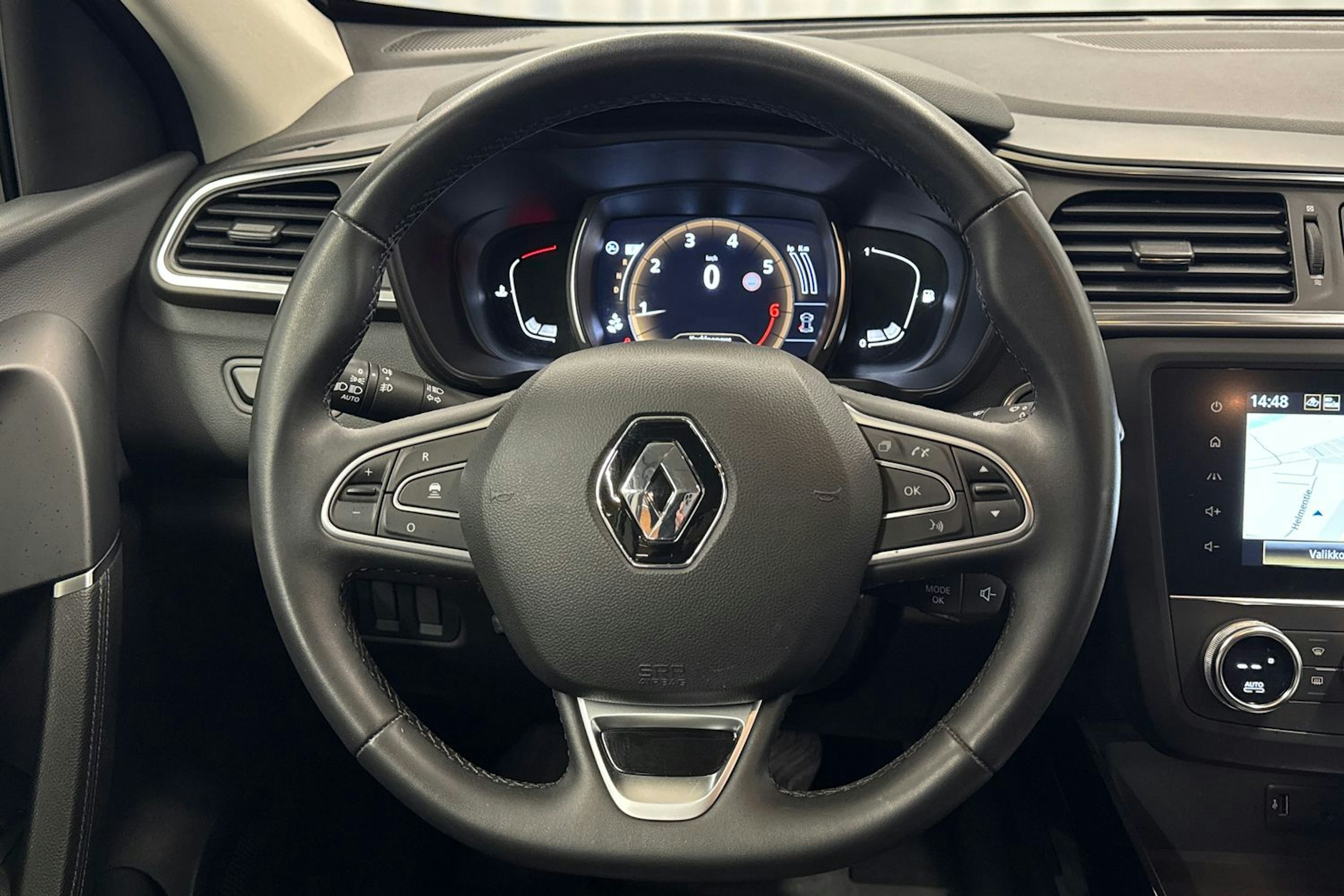 valkoinen Renault Kadjar 2022 kuva 14.