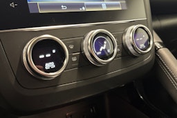 valkoinen Renault Kadjar 2022 kuva 19.