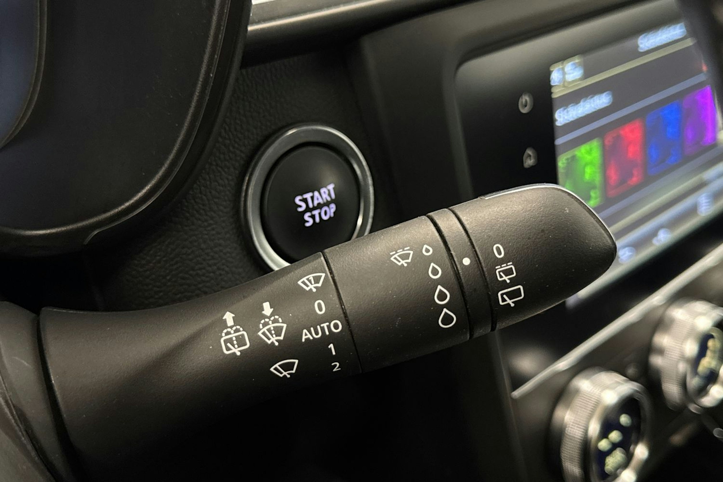 valkoinen Renault Kadjar 2022 kuva 24.