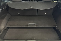 valkoinen Renault Kadjar 2022 kuva 28.