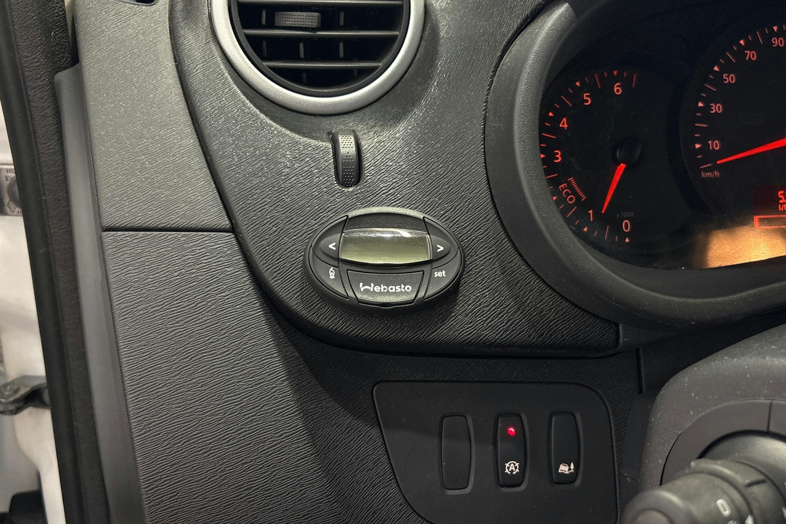 valkoinen Renault Kangoo 2016 kuva 9.