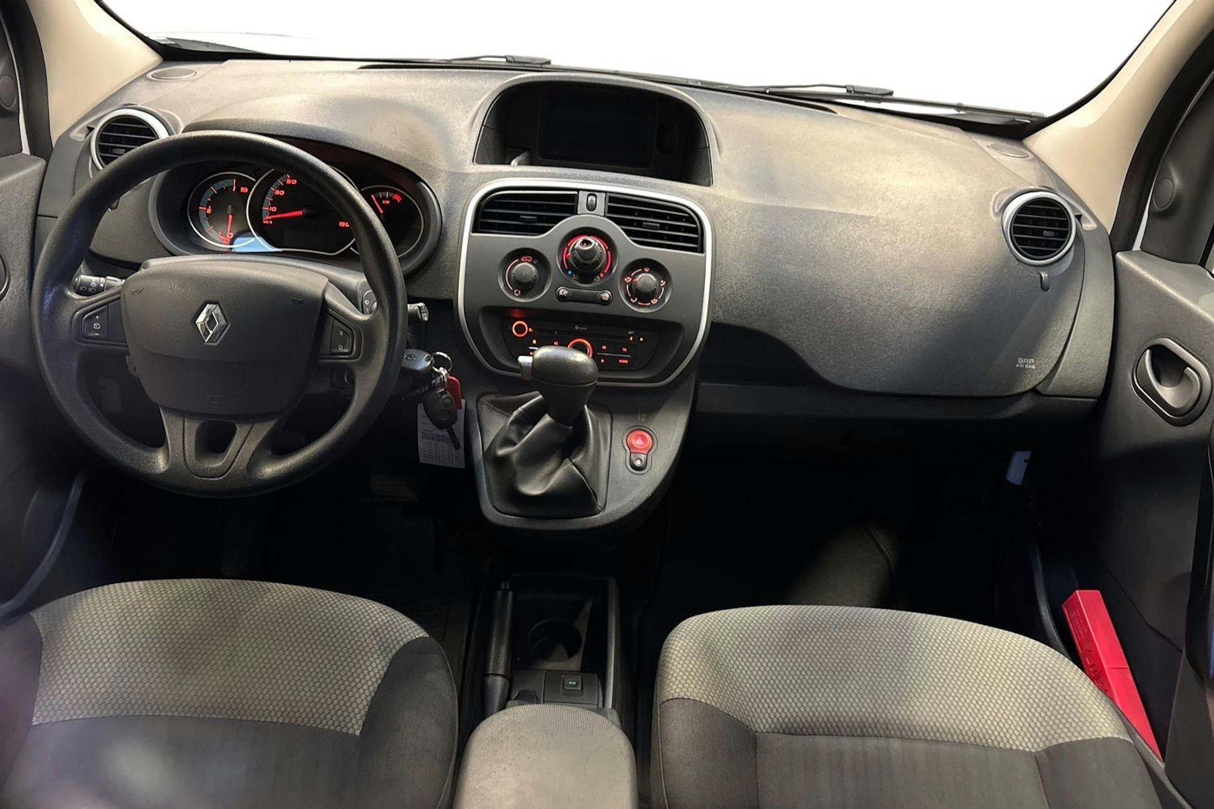 Valkoinen Renault Kangoo 2018 kuva 9.