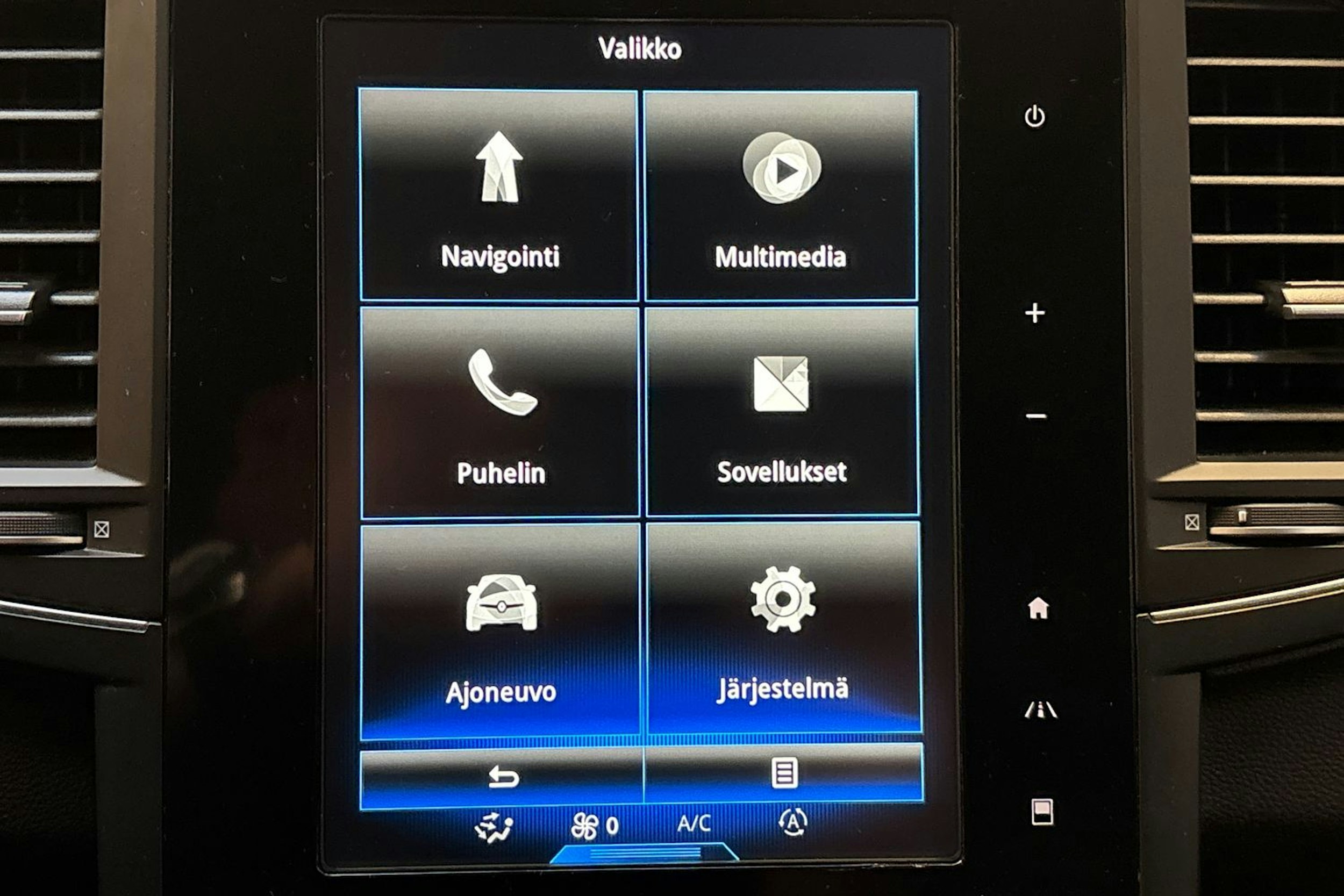 valkoinen Renault Koleos 2017 kuva 23.