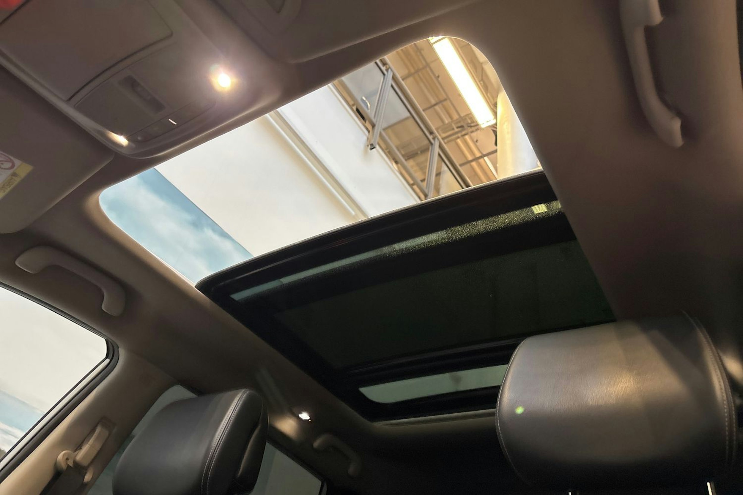 valkoinen Renault Koleos 2017 kuva 27.