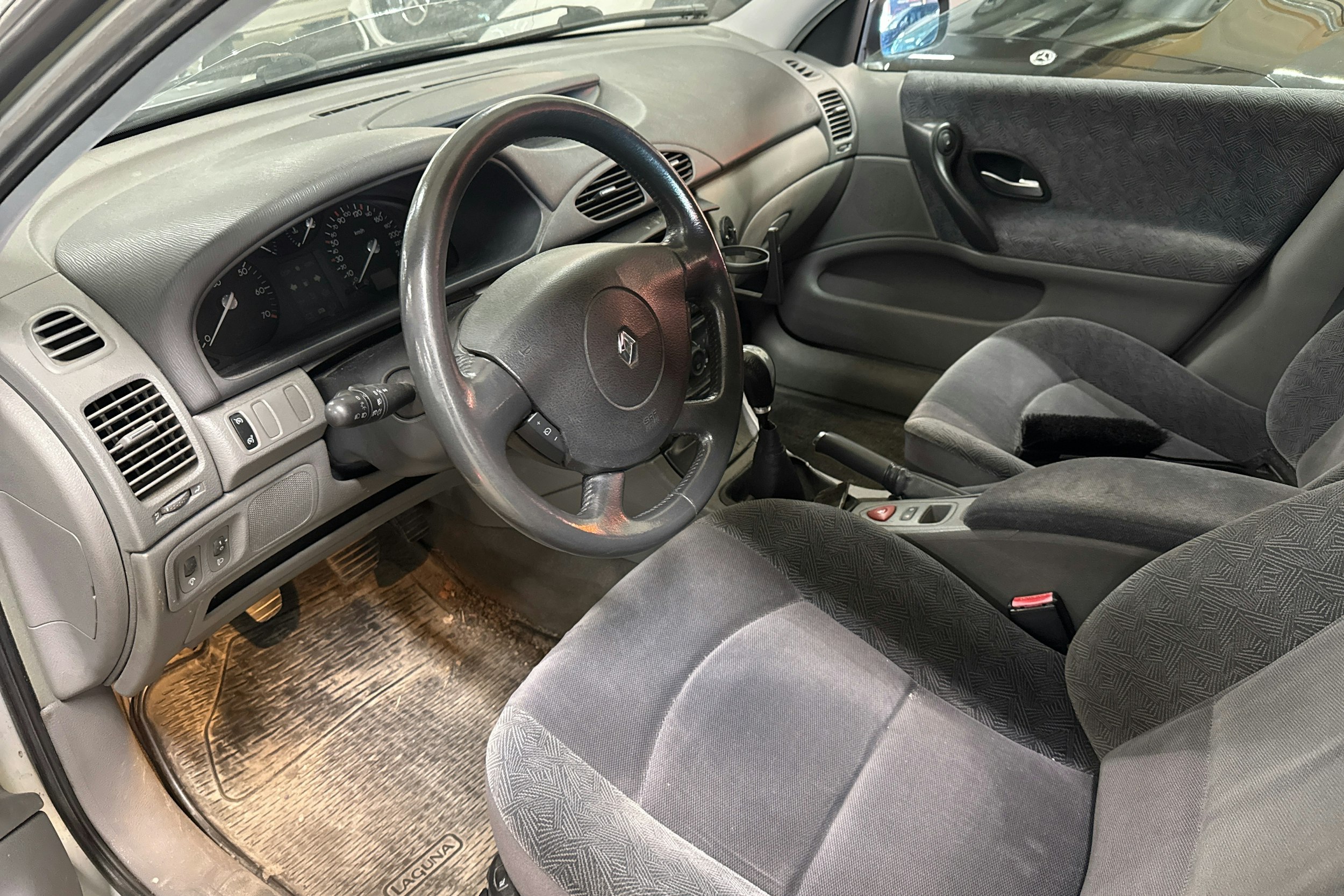 hopea Renault Laguna 2002 kuva 6.
