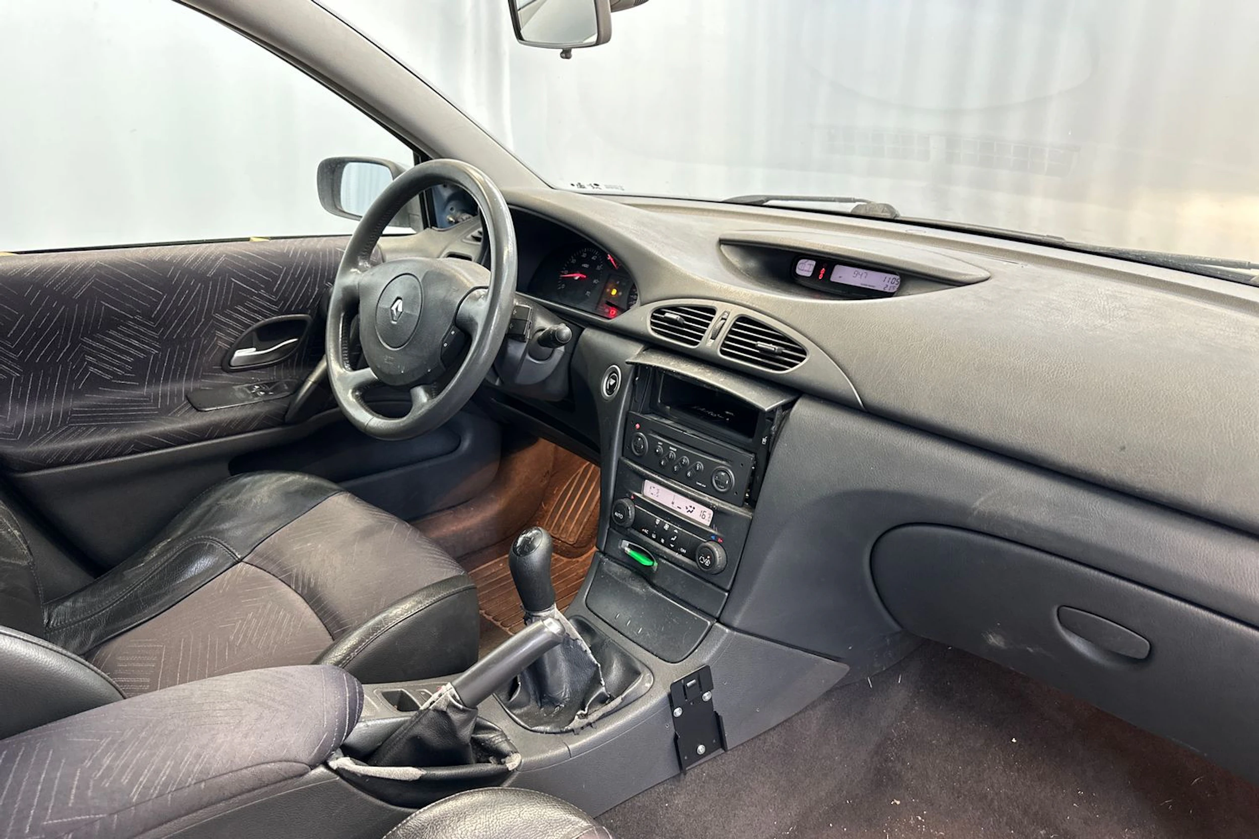 Sininen Renault LAGUNA 2004 kuva 13.