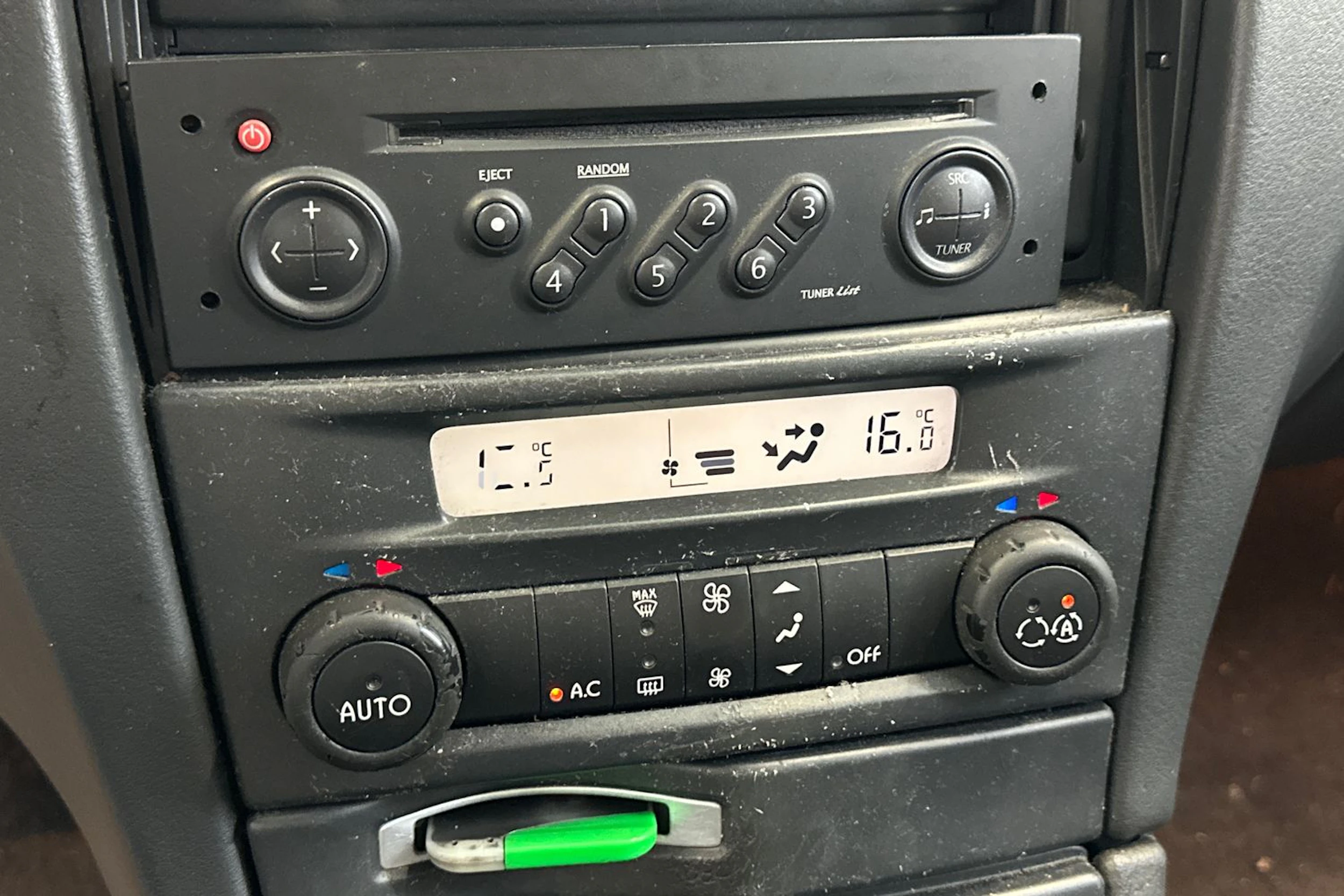Sininen Renault LAGUNA 2004 kuva 22.