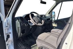 valkoinen Renault Master 2016 kuva 3.