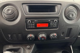 valkoinen Renault Master 2016 kuva 7.