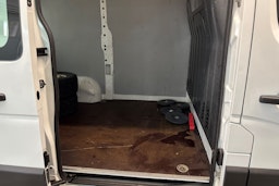valkoinen Renault Master 2016 kuva 13.