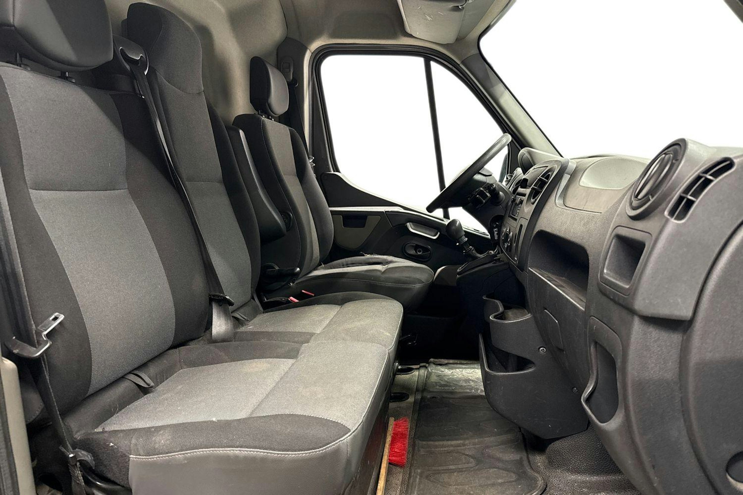 harmaa Renault Master 2016 kuva 11.