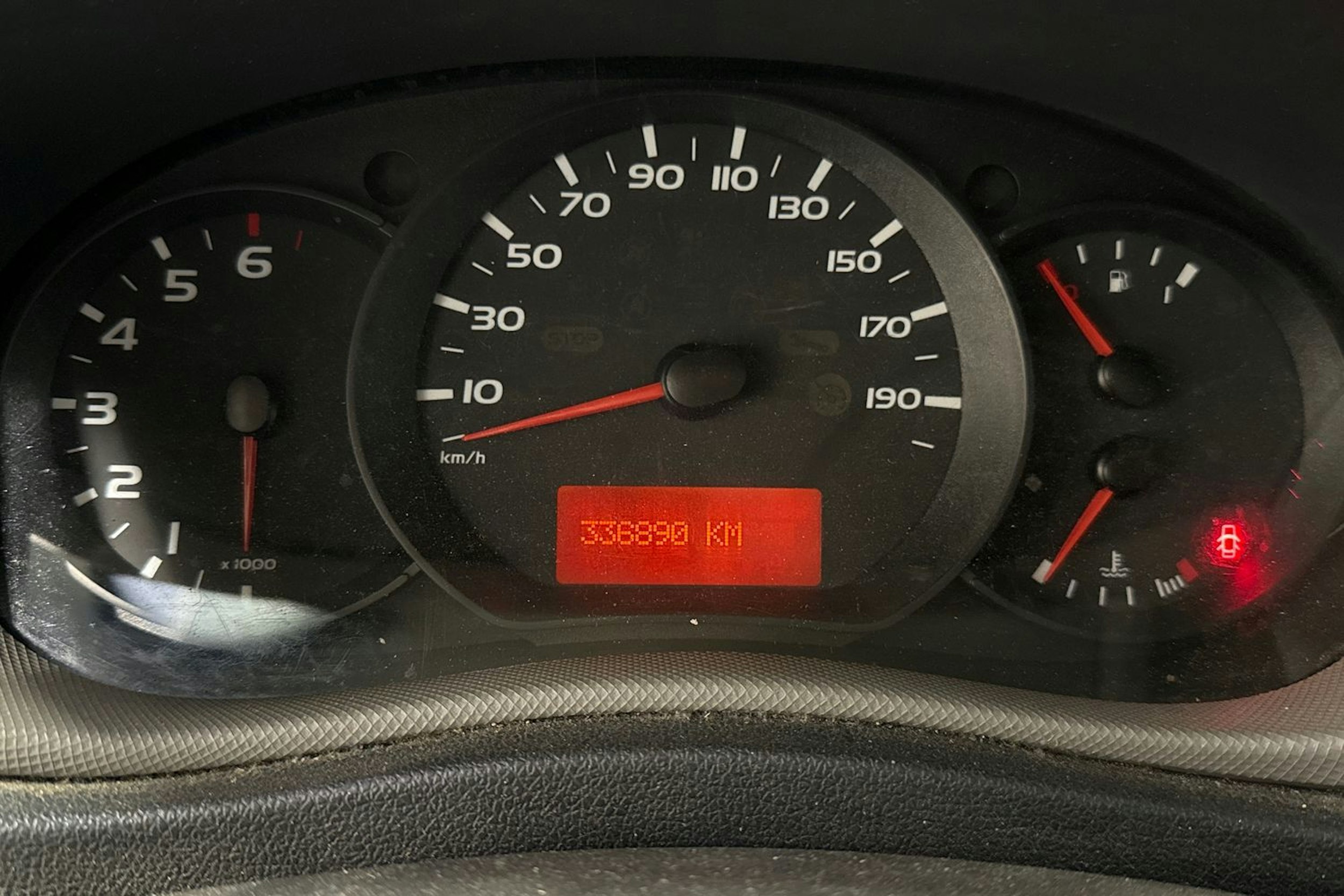 harmaa Renault Master 2016 kuva 18.