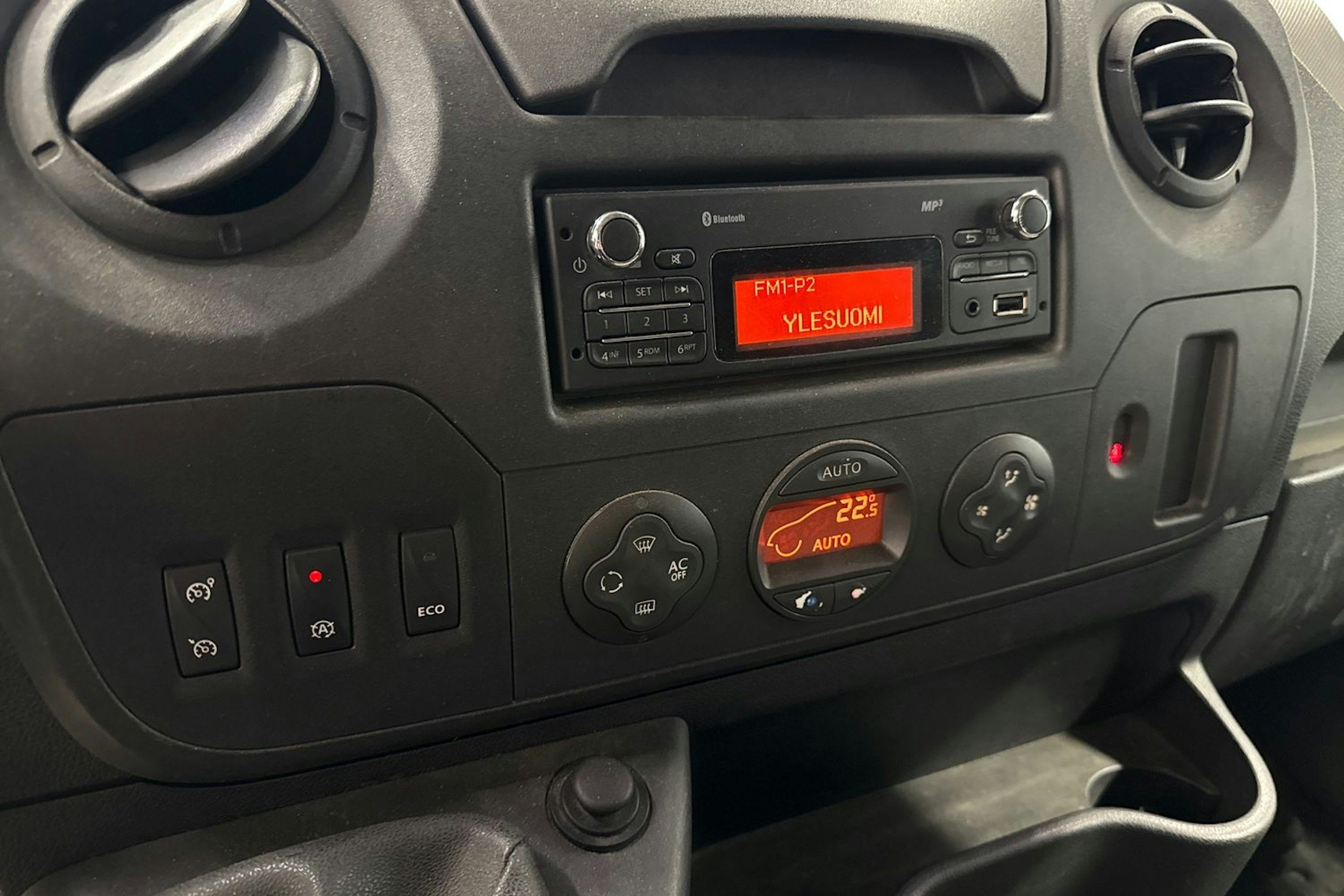 harmaa Renault Master 2016 kuva 19.