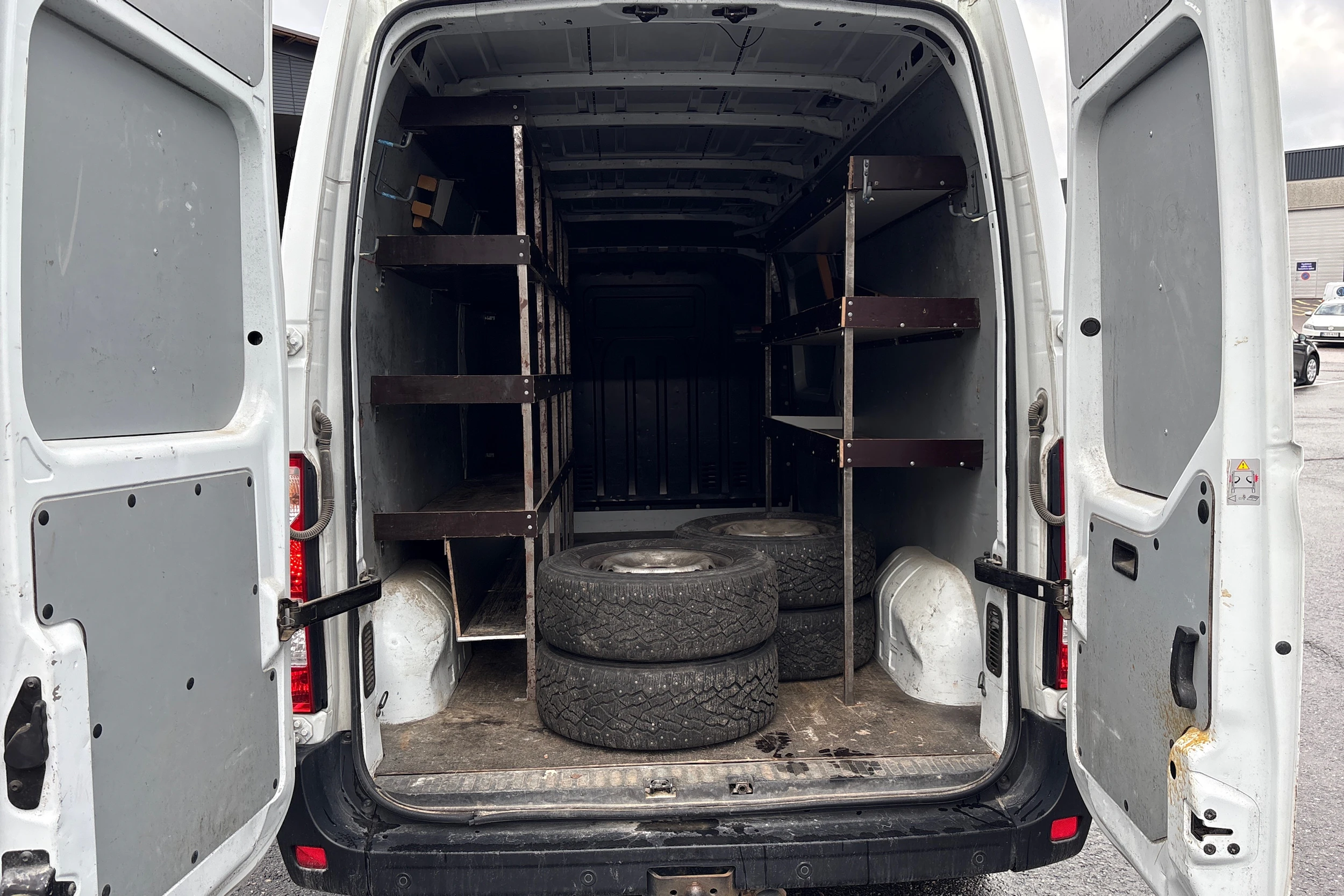 valkoinen Renault Master 2017 kuva 8.