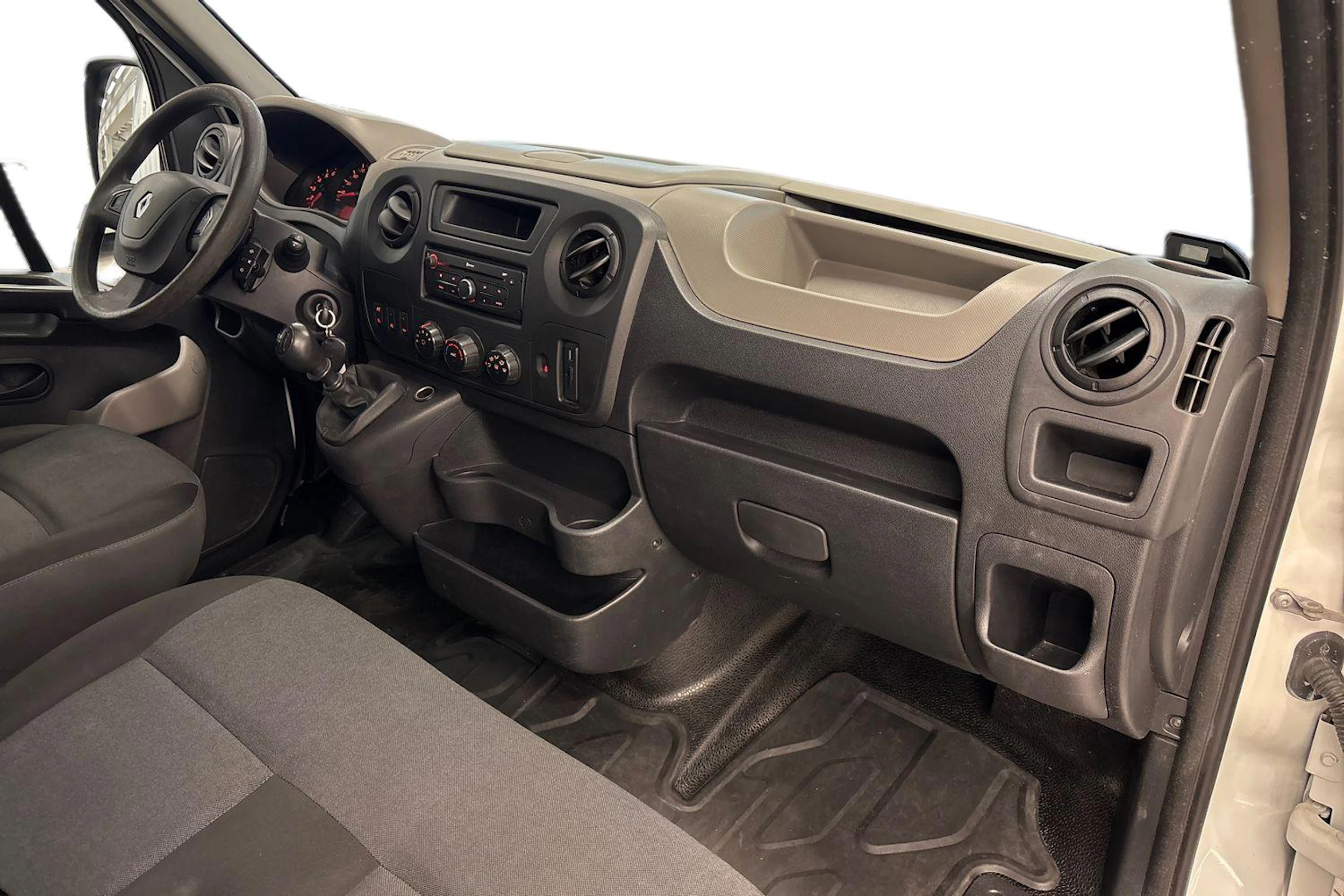 valkoinen Renault Master 2017 kuva 7.