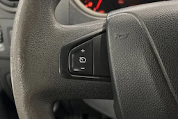 valkoinen Renault Master 2017 kuva 12.