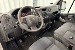 valkoinen Renault Master 2018 kuva 6.