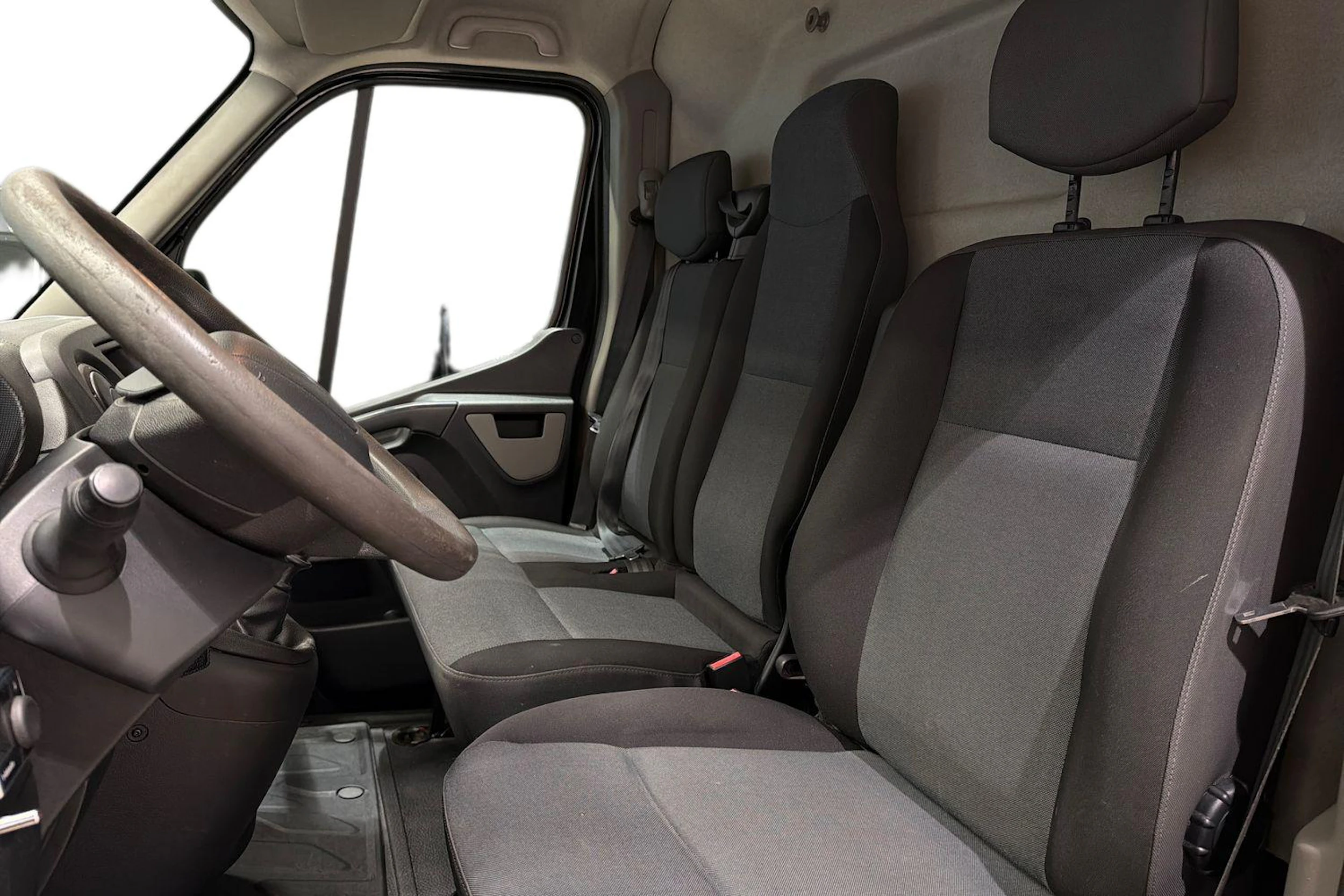 musta Renault Master 2018 kuva 11.