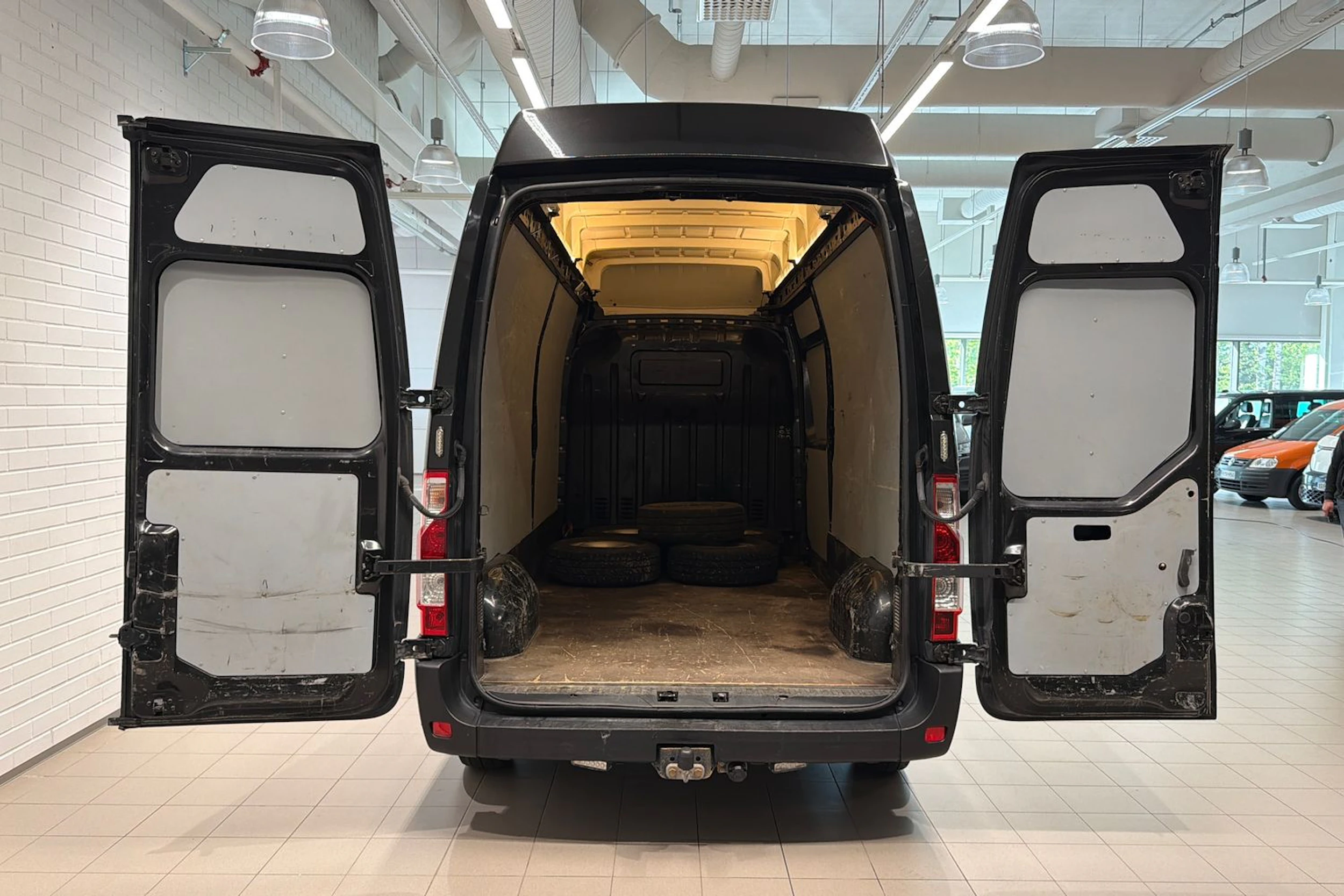 musta Renault Master 2018 kuva 23.