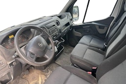 valkoinen Renault Master 2018 kuva 3.