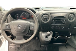 valkoinen Renault Master 2018 kuva 9.