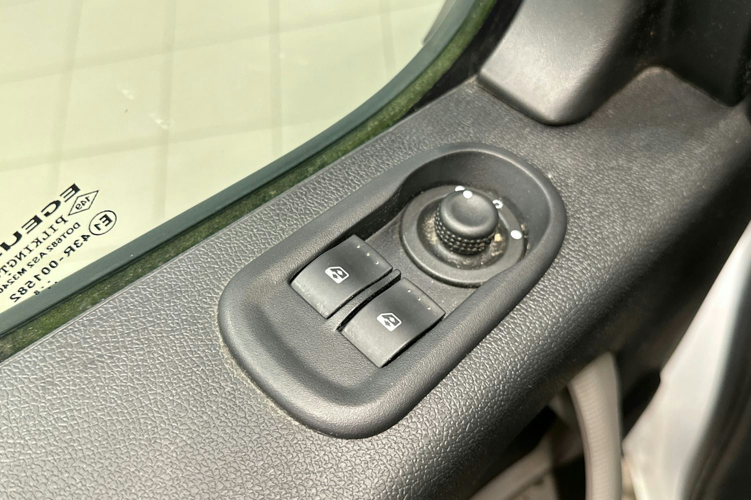 valkoinen Renault Master 2018 kuva 13.