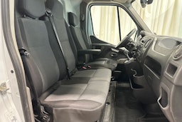 valkoinen Renault Master 2018 kuva 20.