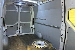 valkoinen Renault Master 2018 kuva 25.