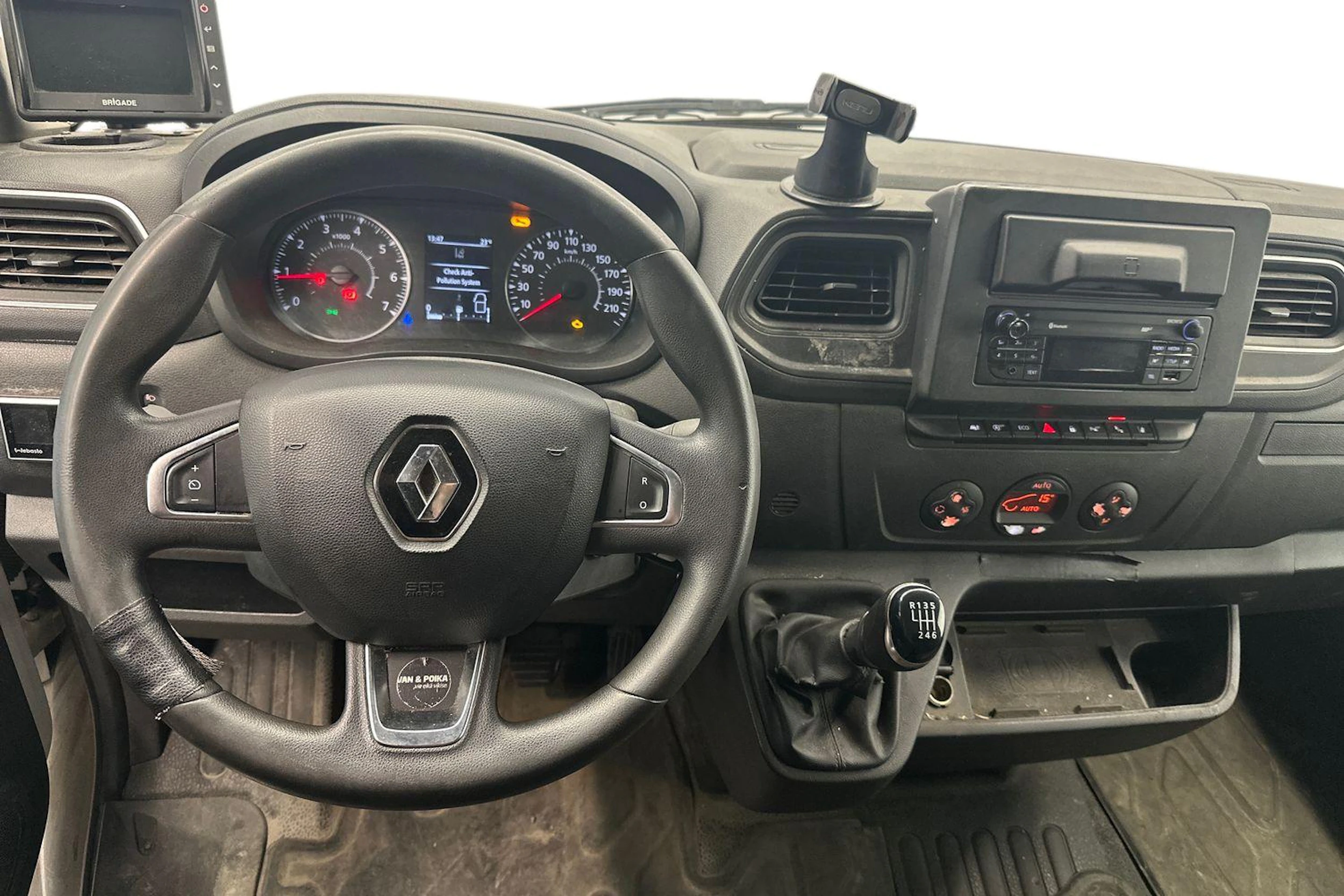 valkoinen Renault Master 2019 kuva 7.