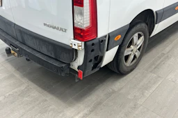 valkoinen Renault Master 2019 kuva 23.